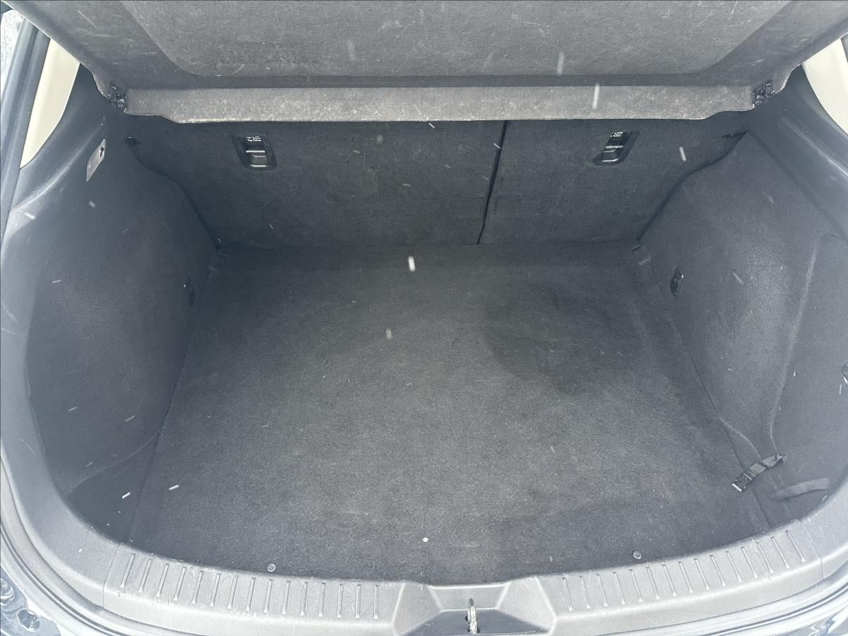 Mazda 3, 2,0 G120 1.majitel - fotka 5