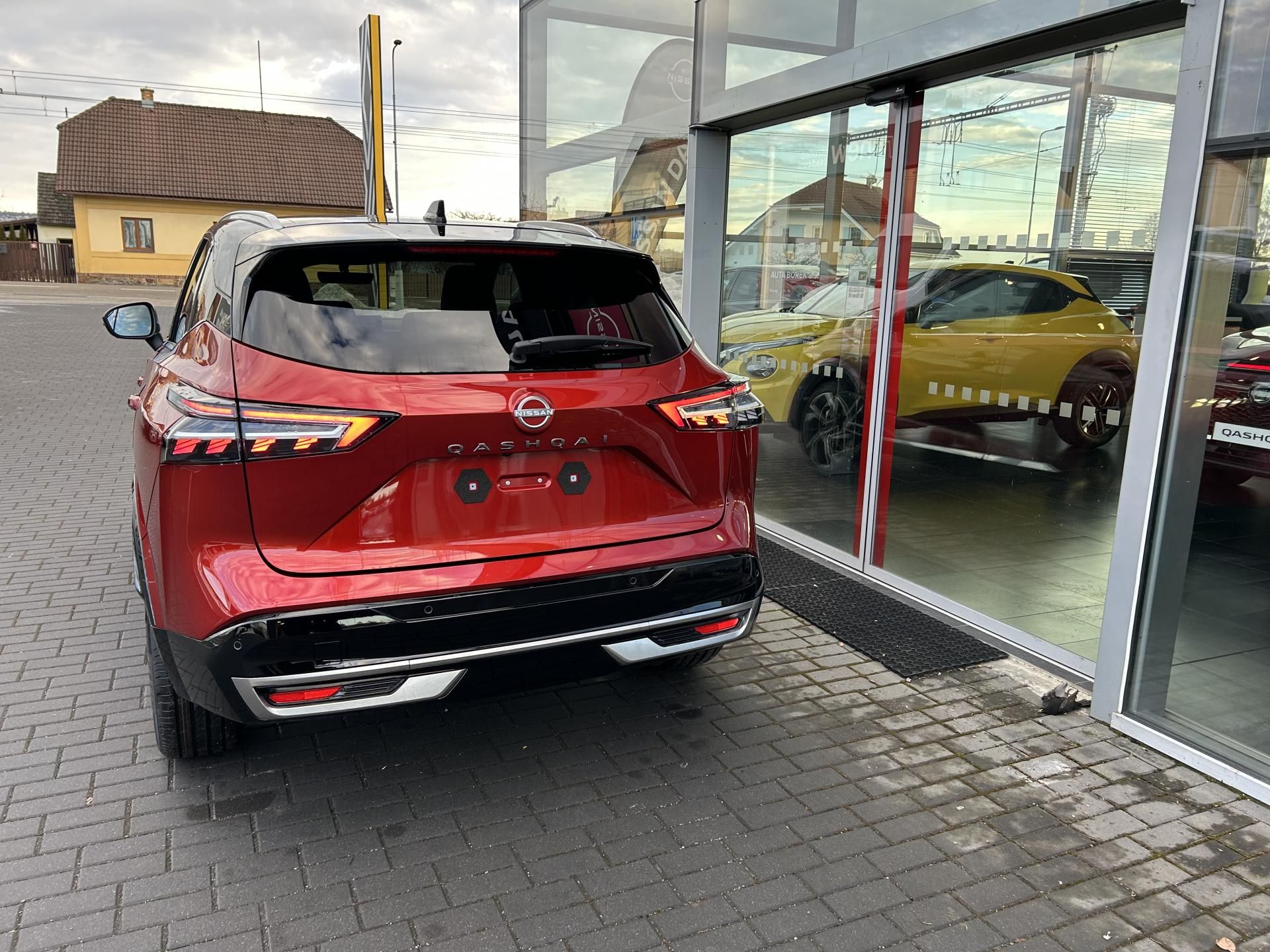 Nissan Qashqai, Tekna Plus 1.3 DIG-T 116kw Aut - fotka 5