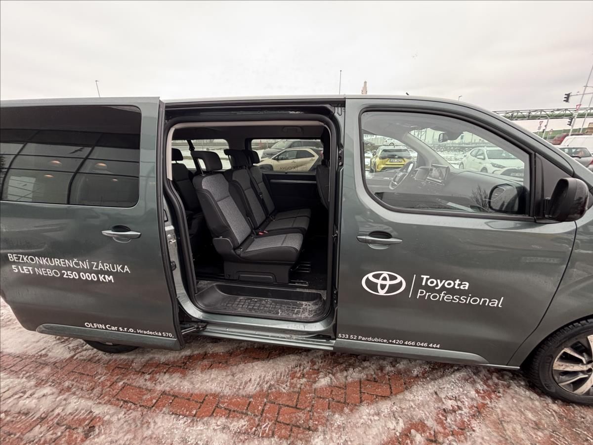 Toyota Proace, 2,0 Family 8S Webasto - fotka 5