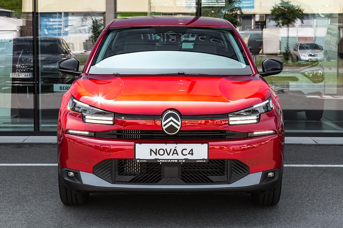 Citroën C4, 1,2 PLUS benzín 130k Automat - fotka 2