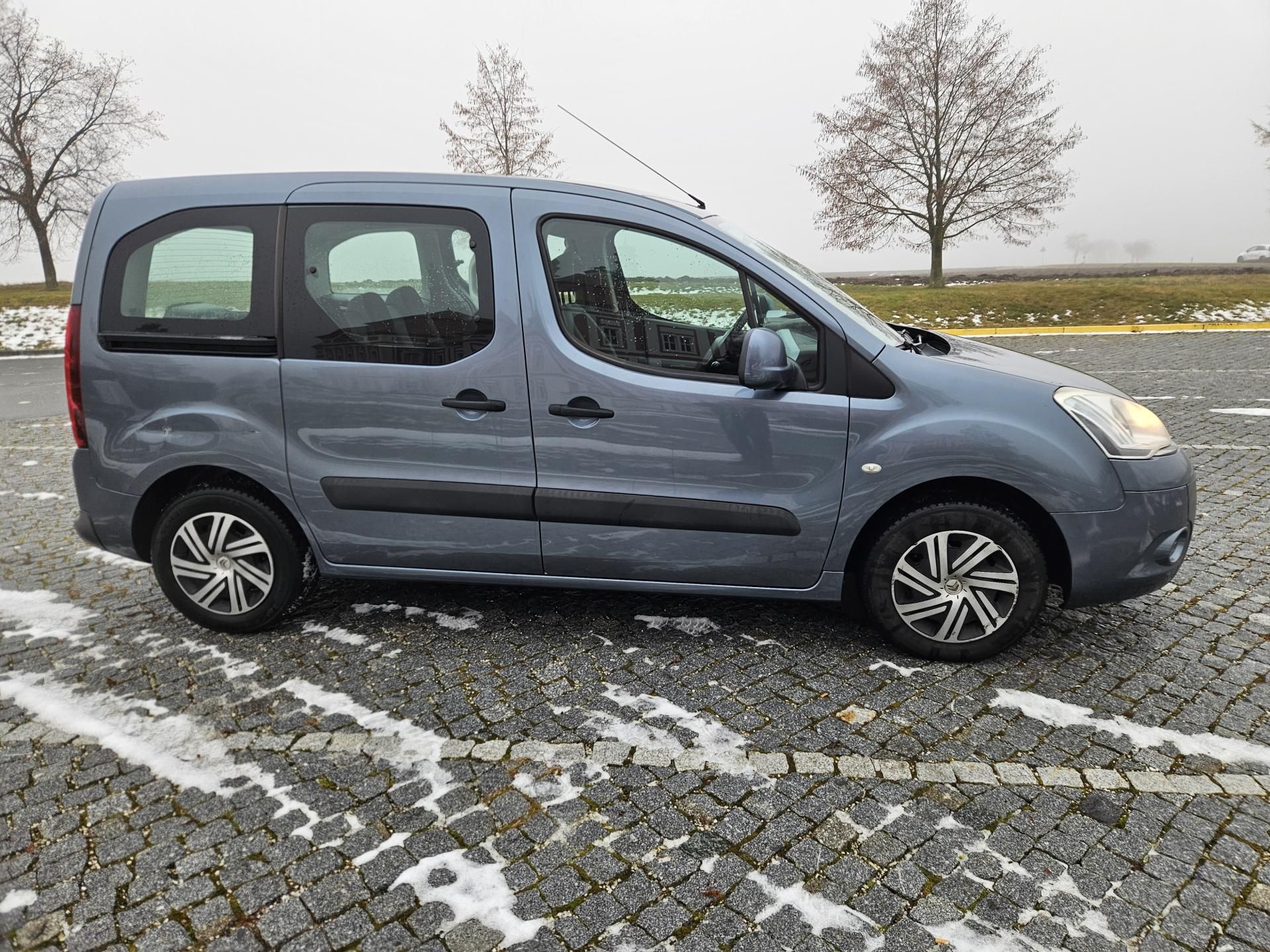 Citroën Berlingo, 1.6 88kw, PĚKNÝ STAV,  SPLÁTKY - fotka 5