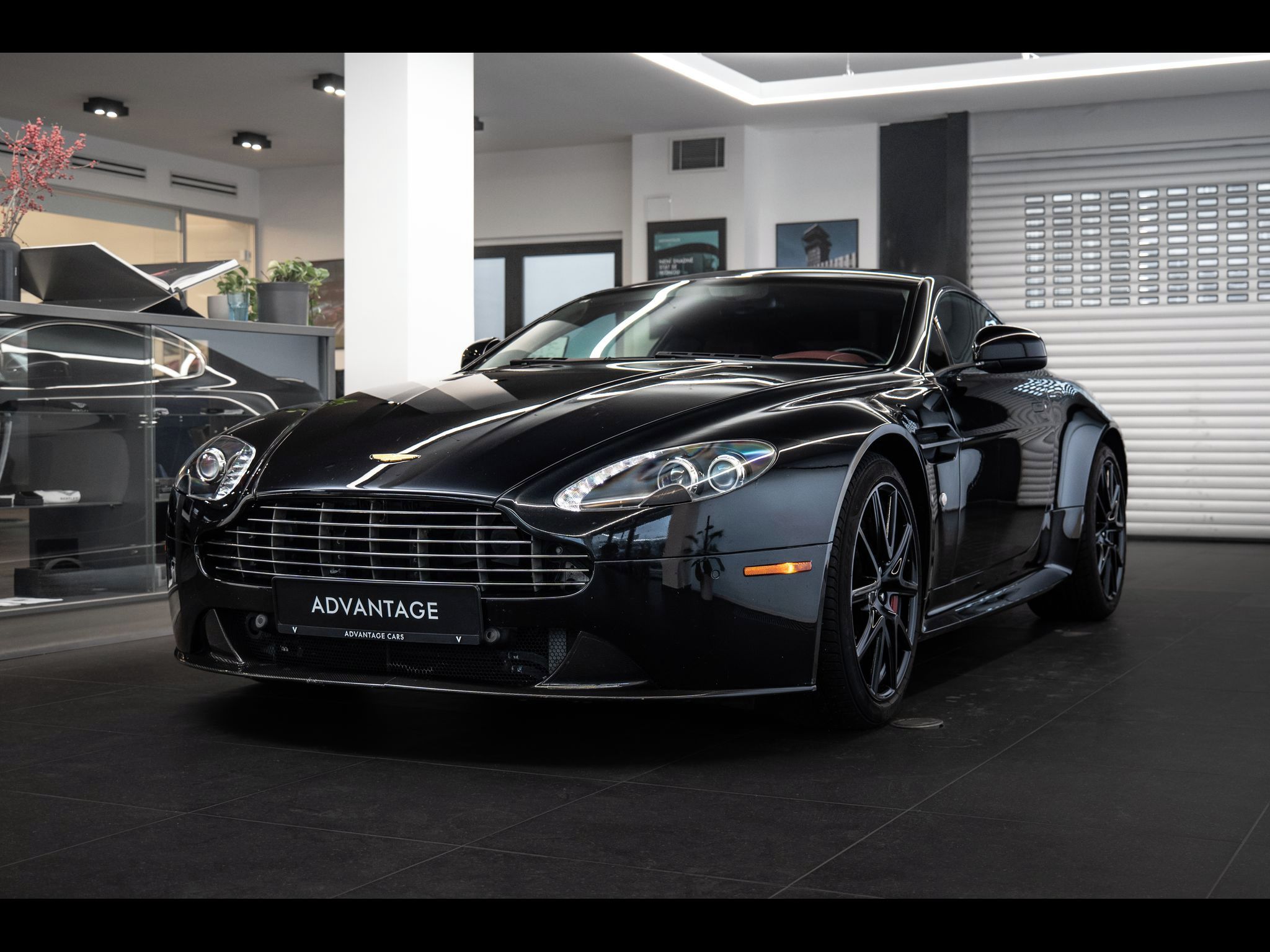 Aston Martin, S