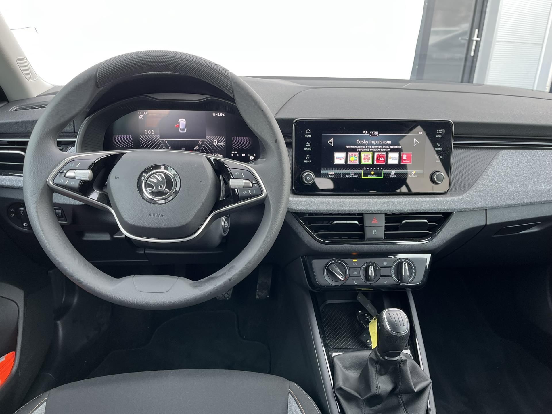 Škoda Scala, 1.0TSi 85kW Selection - fotka 6