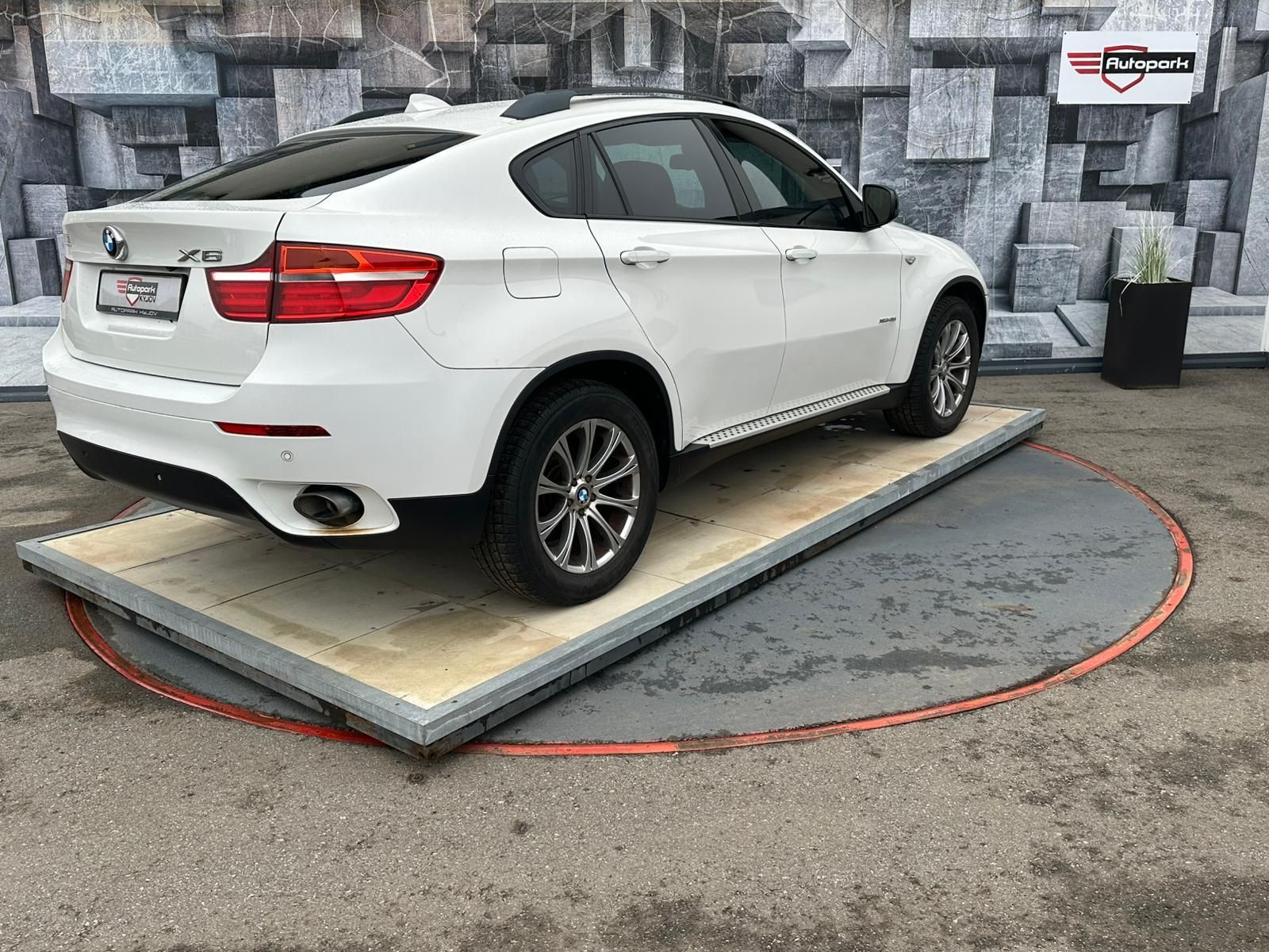 BMW X6, 40D, 225KW, MASÁŽ, VÝBAVA - fotka 6