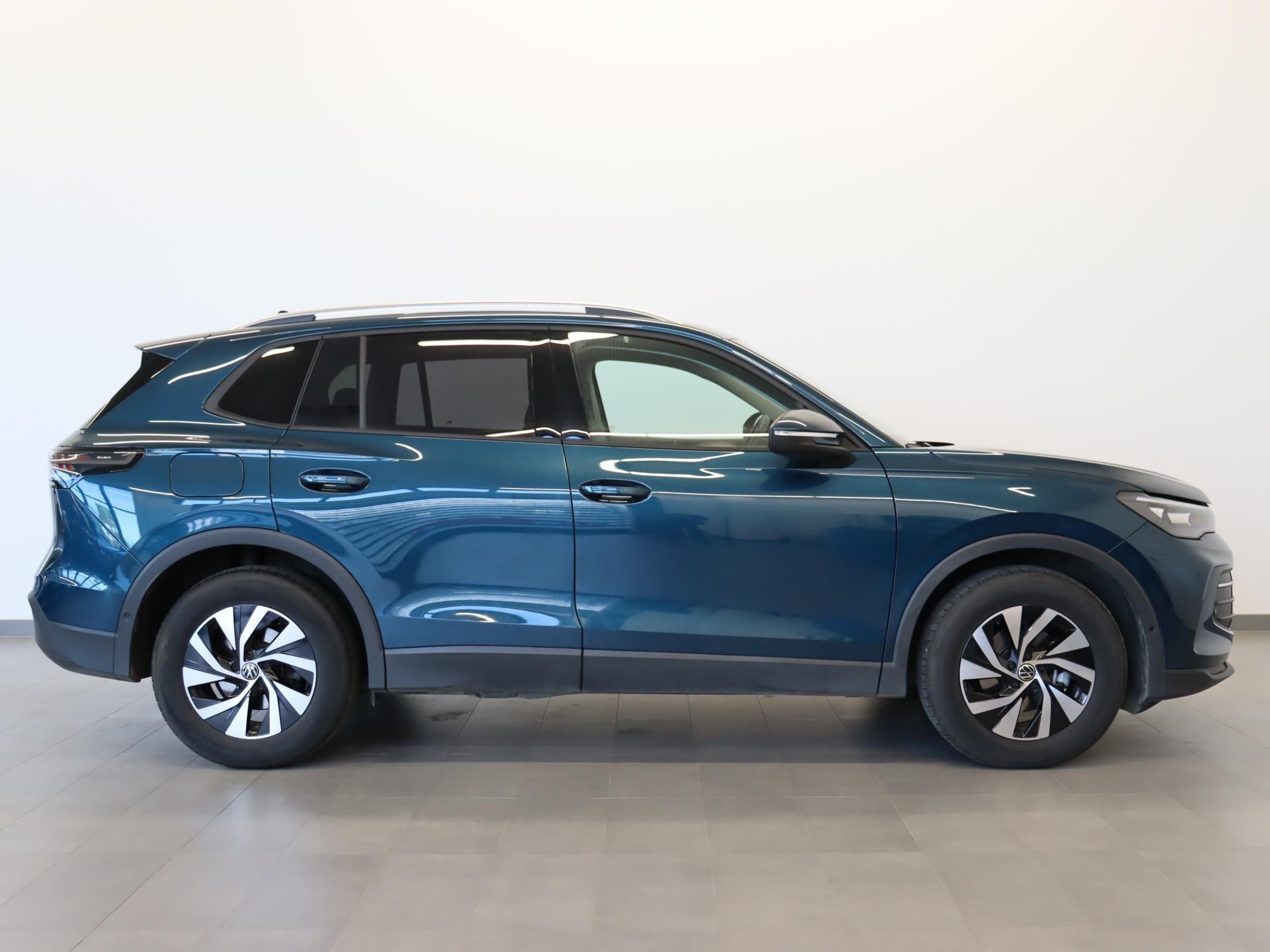 Volkswagen Tiguan, People 1,5 eTSI 110 kW mHEV - fotka 3
