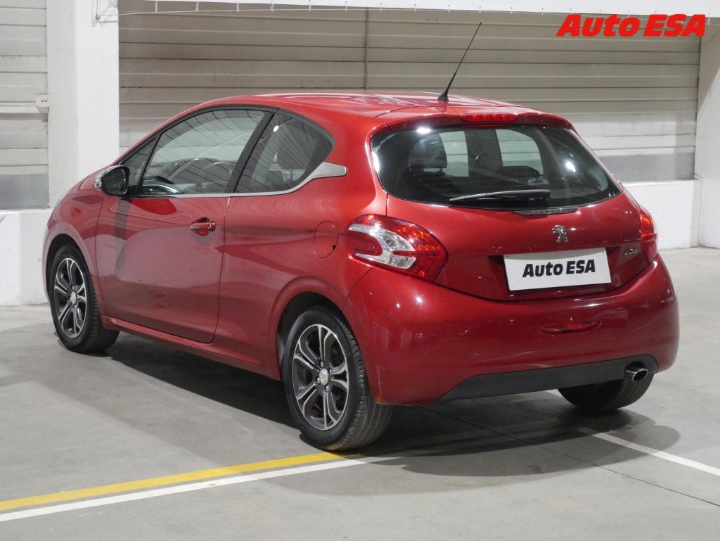 Peugeot 208, 1.6 VTi,Allure - fotka 6
