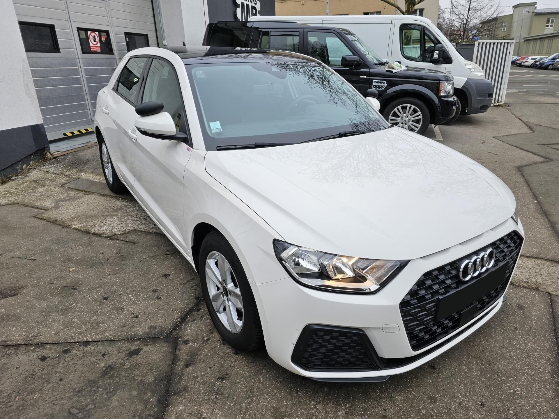 Audi A1, 25TFSI černá střecha 1.maj - fotka 2