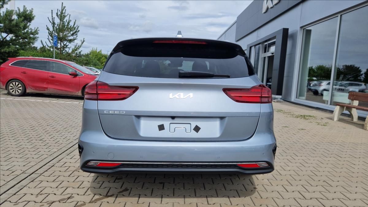 Kia Cee´d, 1,5 SW T-GDi 7DCT TOP - fotka 5