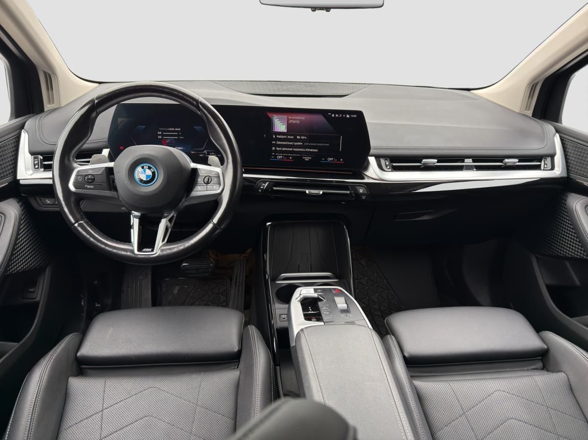 BMW Řada 2, 230e xDrive Active Tourer - fotka 4
