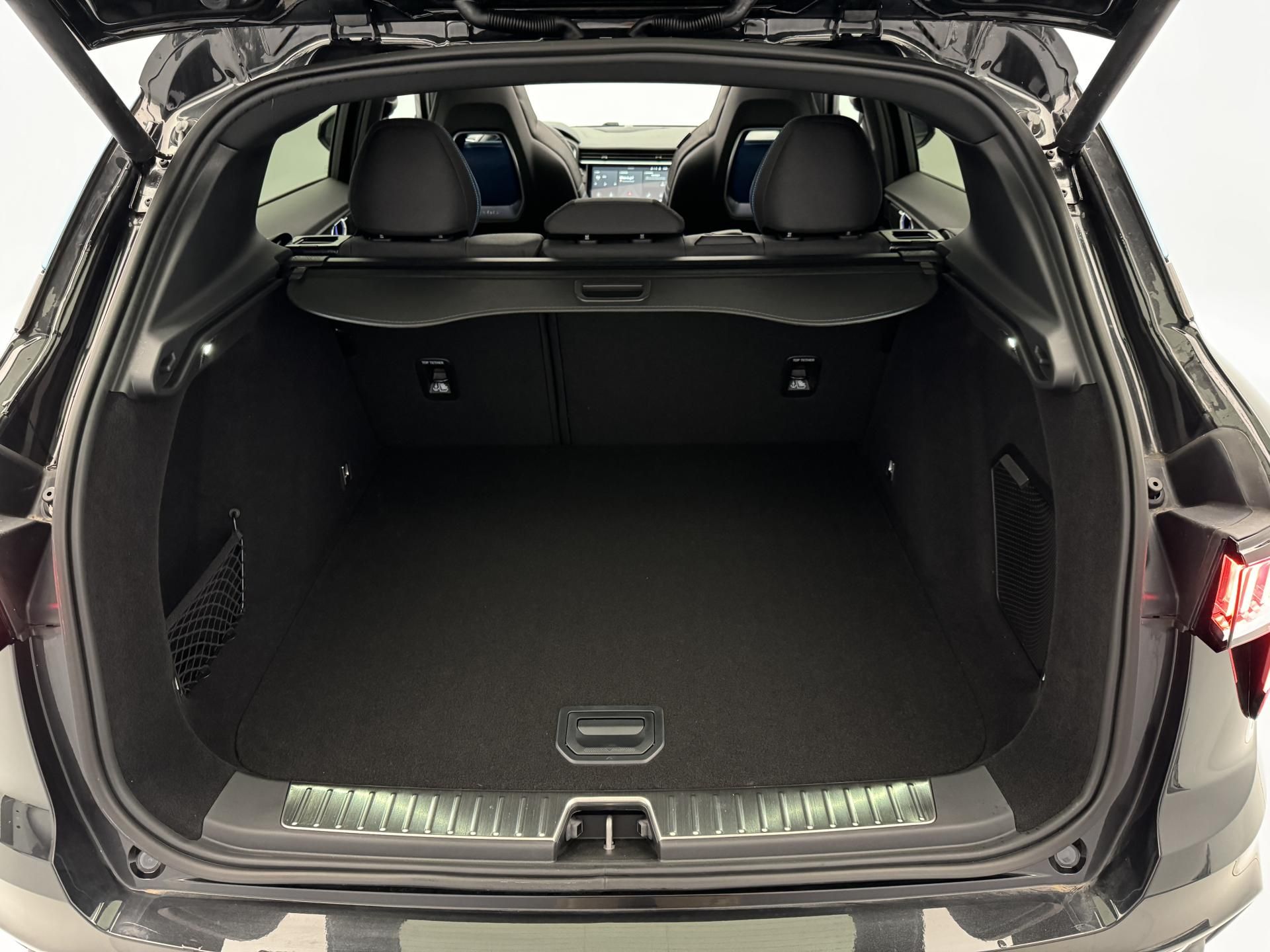 Lynk & Co 01, PHEV DCT AUT 1.maj - fotka 5