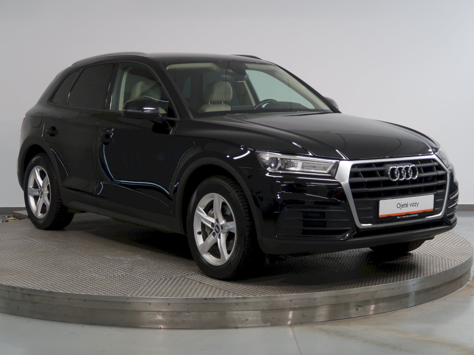 Audi Q5, 2.0TDI 100KW - fotka 6