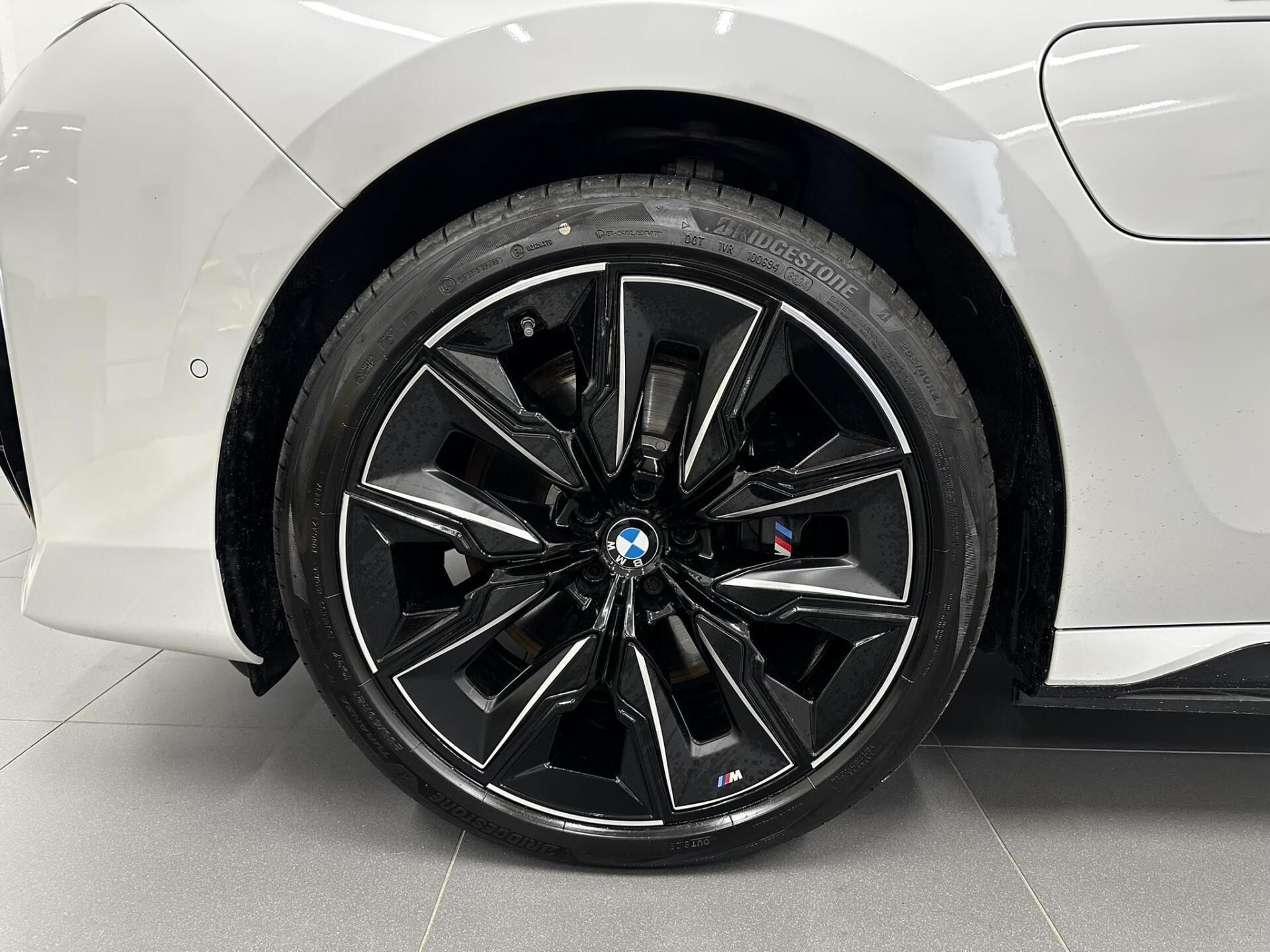 BMW Řada 7, 750e xDrive Sedan - fotka 4