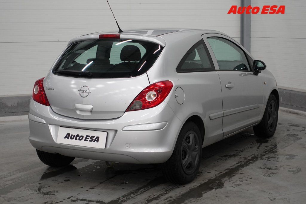 Opel Corsa, 1.0i,AC - fotka 4
