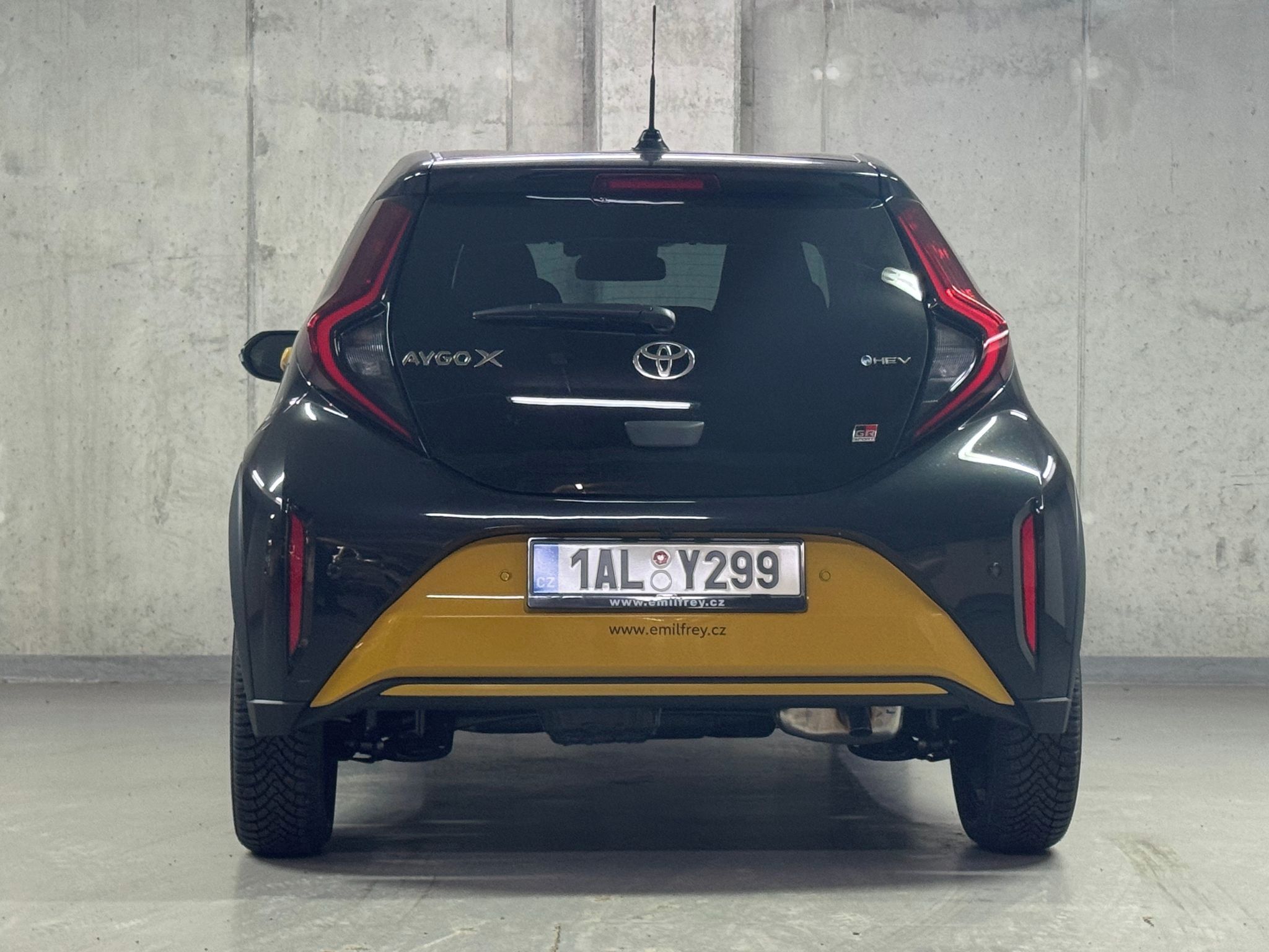 Toyota Aygo, Executive  1.5 Hybrid 116k - fotka 6