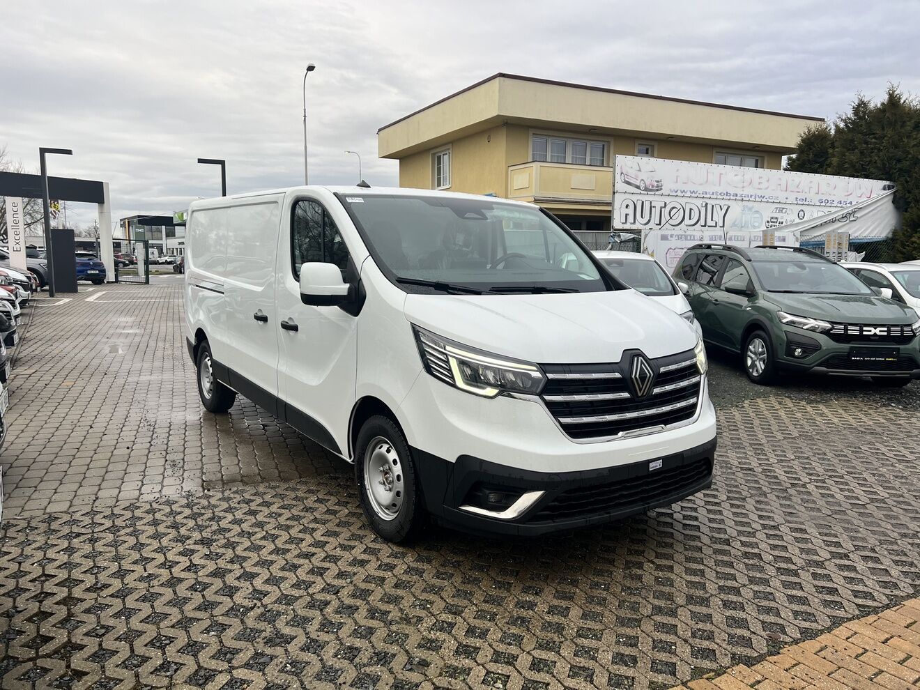 Renault Trafic, L2H1P2 dCi 150 Extra - fotka 3