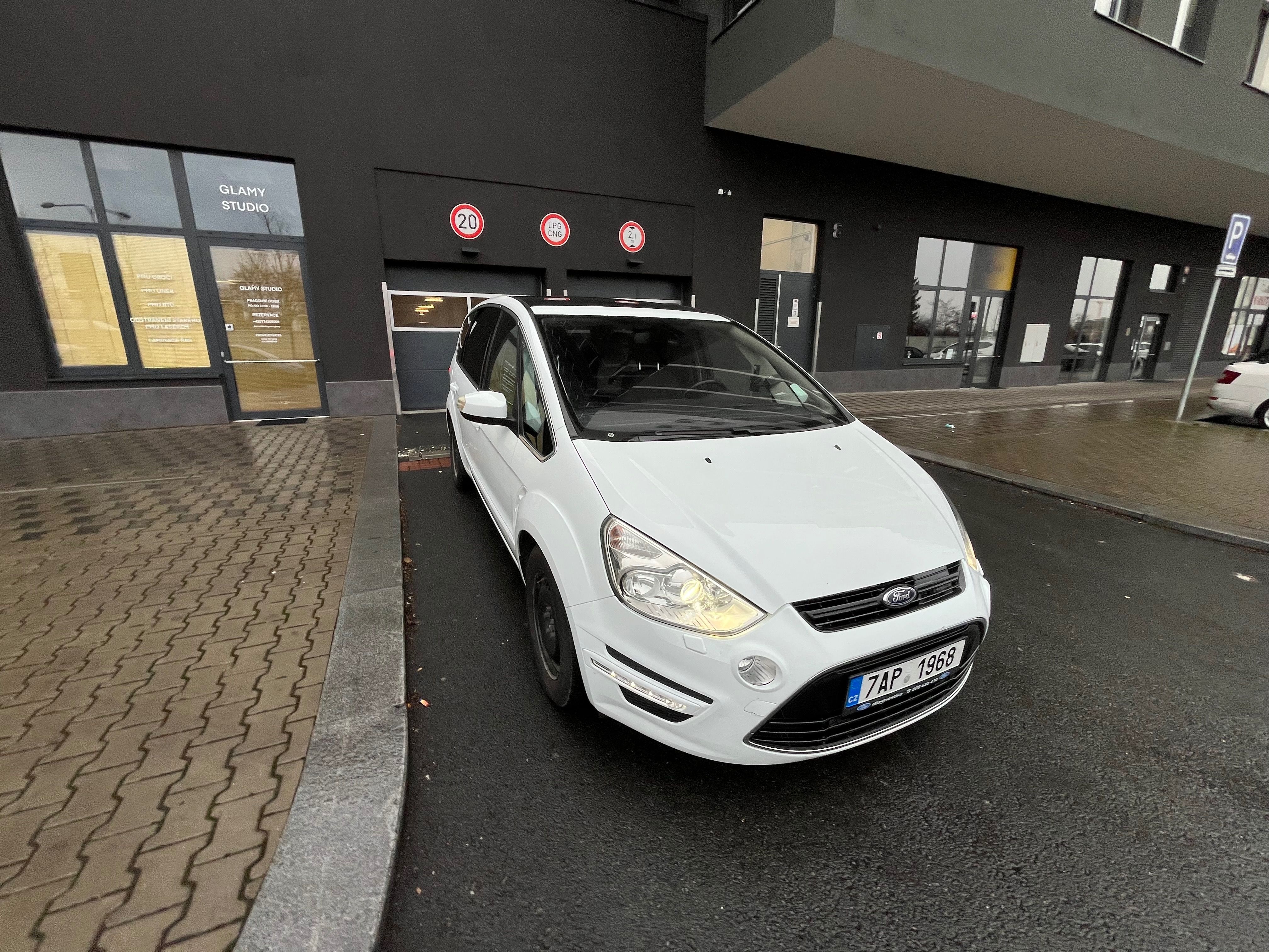 Ford S-MAX, Ford S-MAX, 2.0 TDCi, Titanium - fotka 4