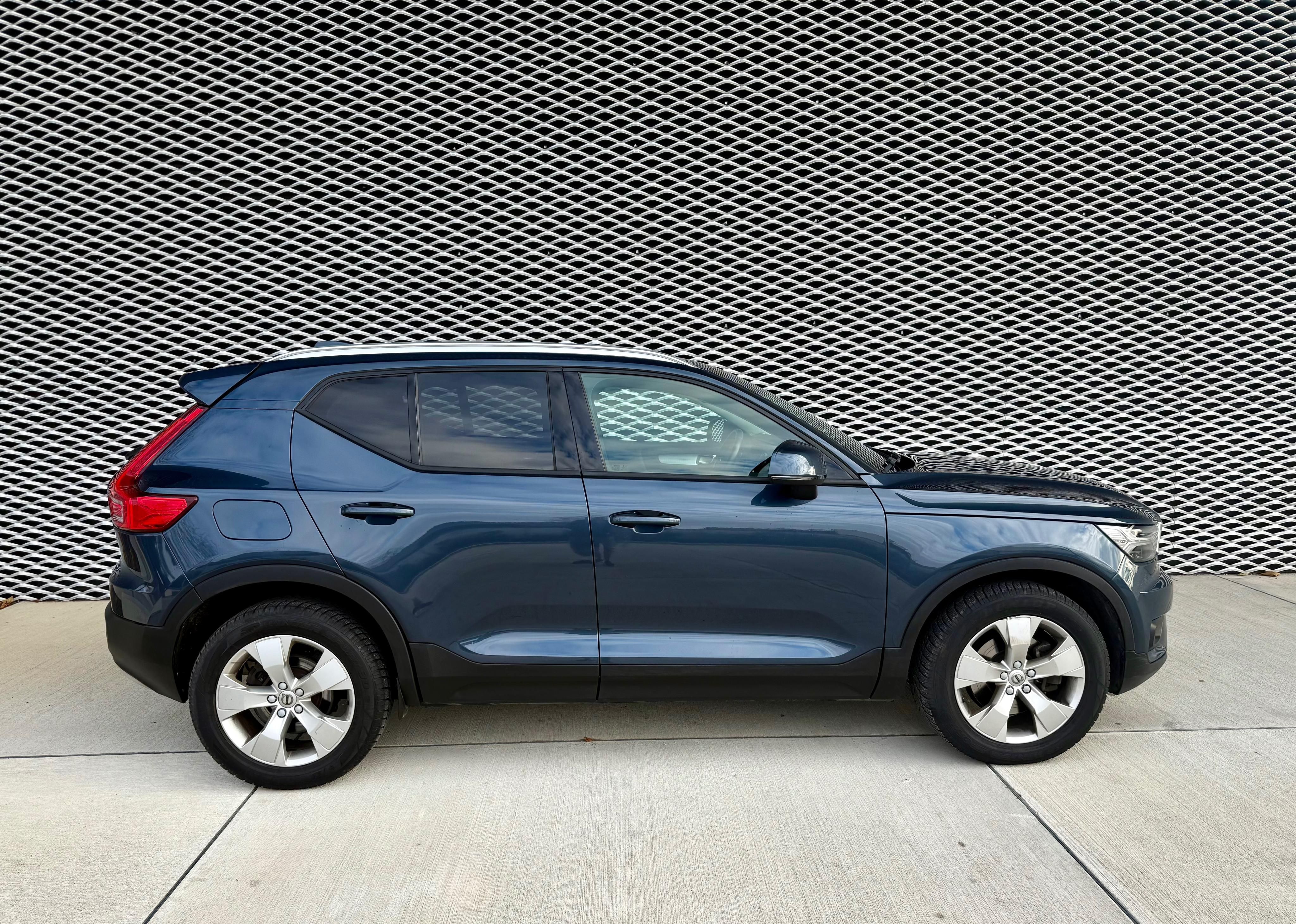 Volvo XC40, 2.0 B4 MOMENTUM PRO AWD AT 145 - fotka 6