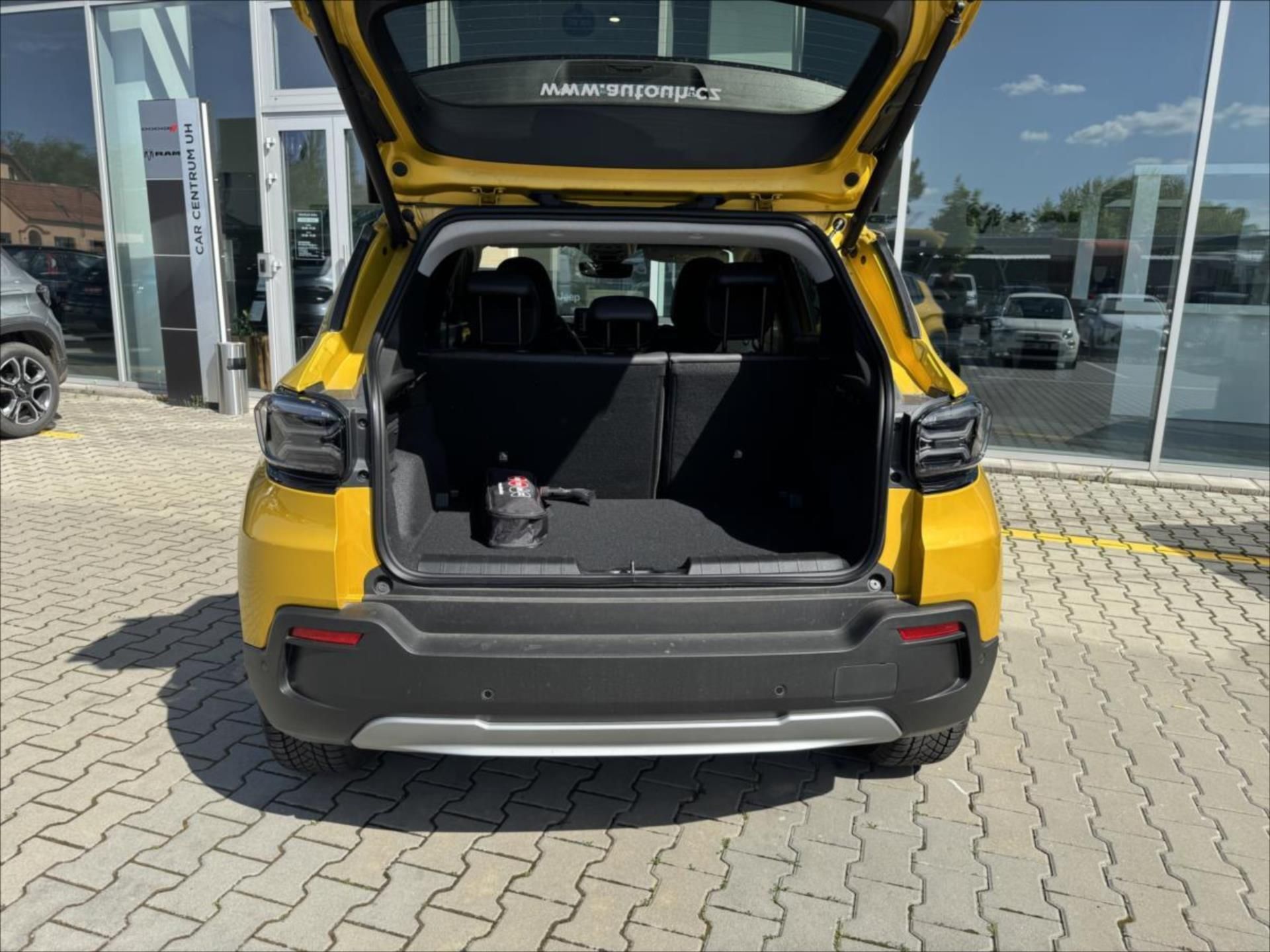 Jeep Avenger, 156k 54kWh  Summit Electric - fotka 6