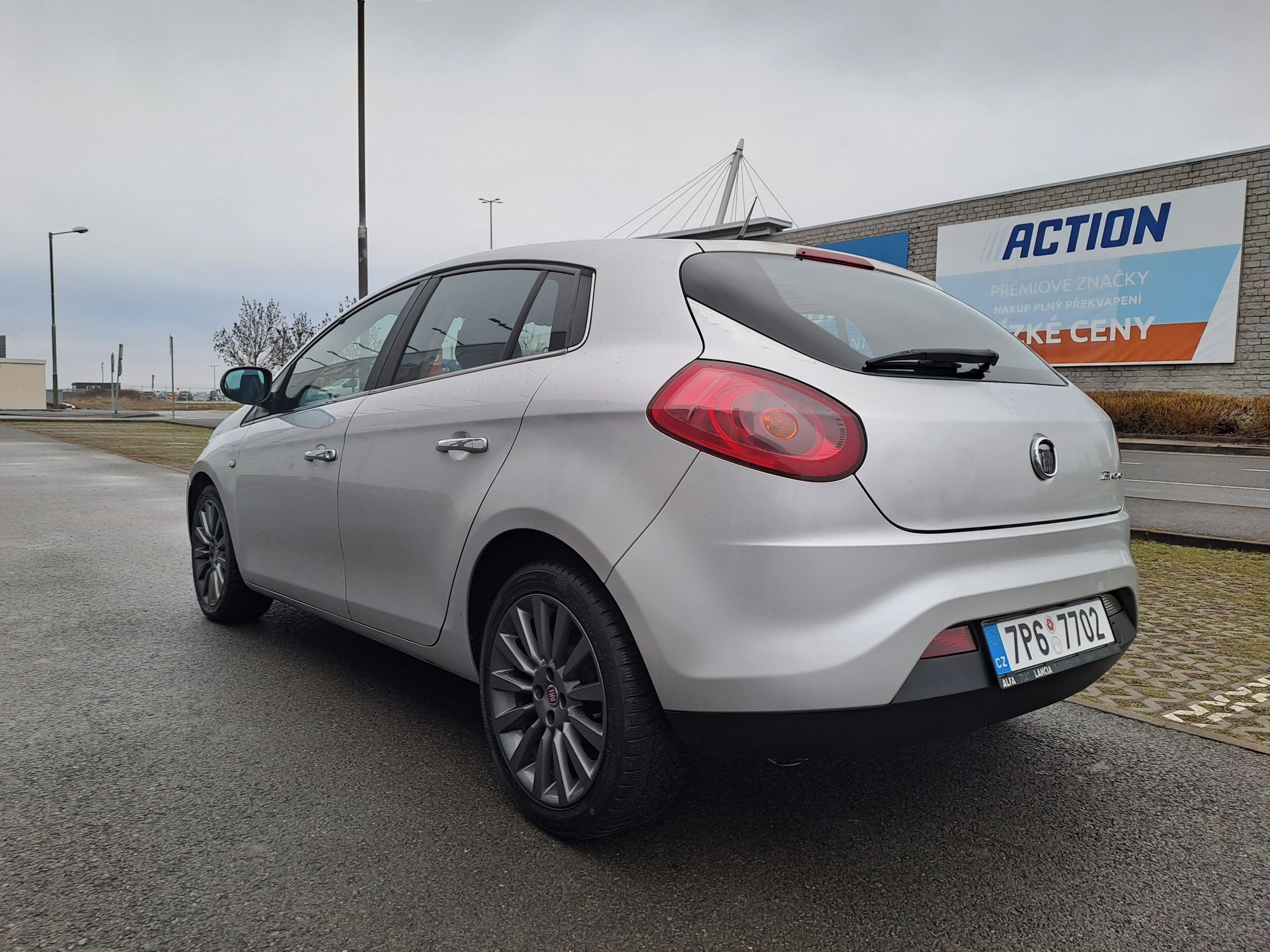 Fiat Bravo, 1.9JTD 88KW ZACHOVALÉ,PĚKNÉ - fotka 5