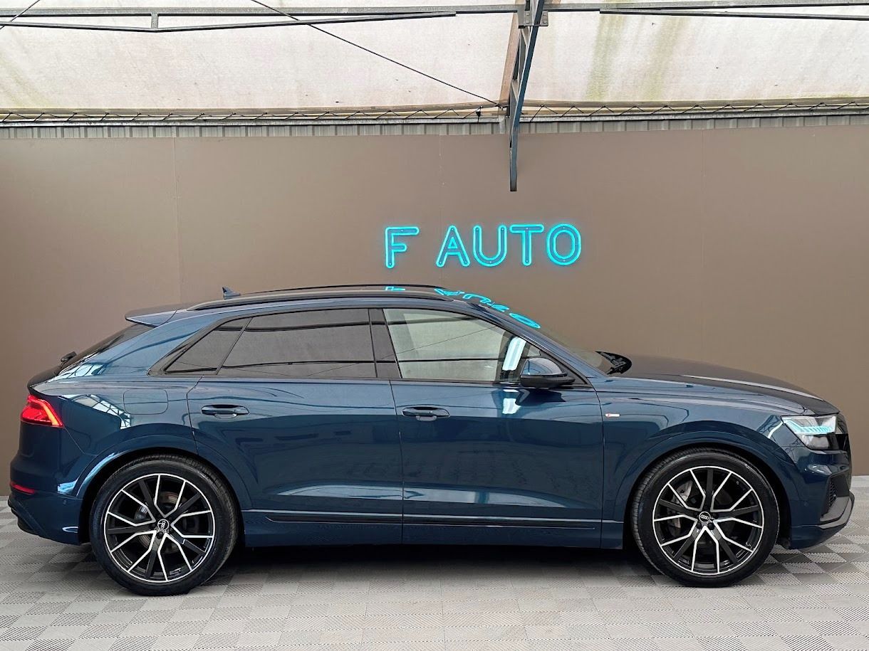 Audi Q8, S-Line 55 TFSI Quattro 250 kW - fotka 2