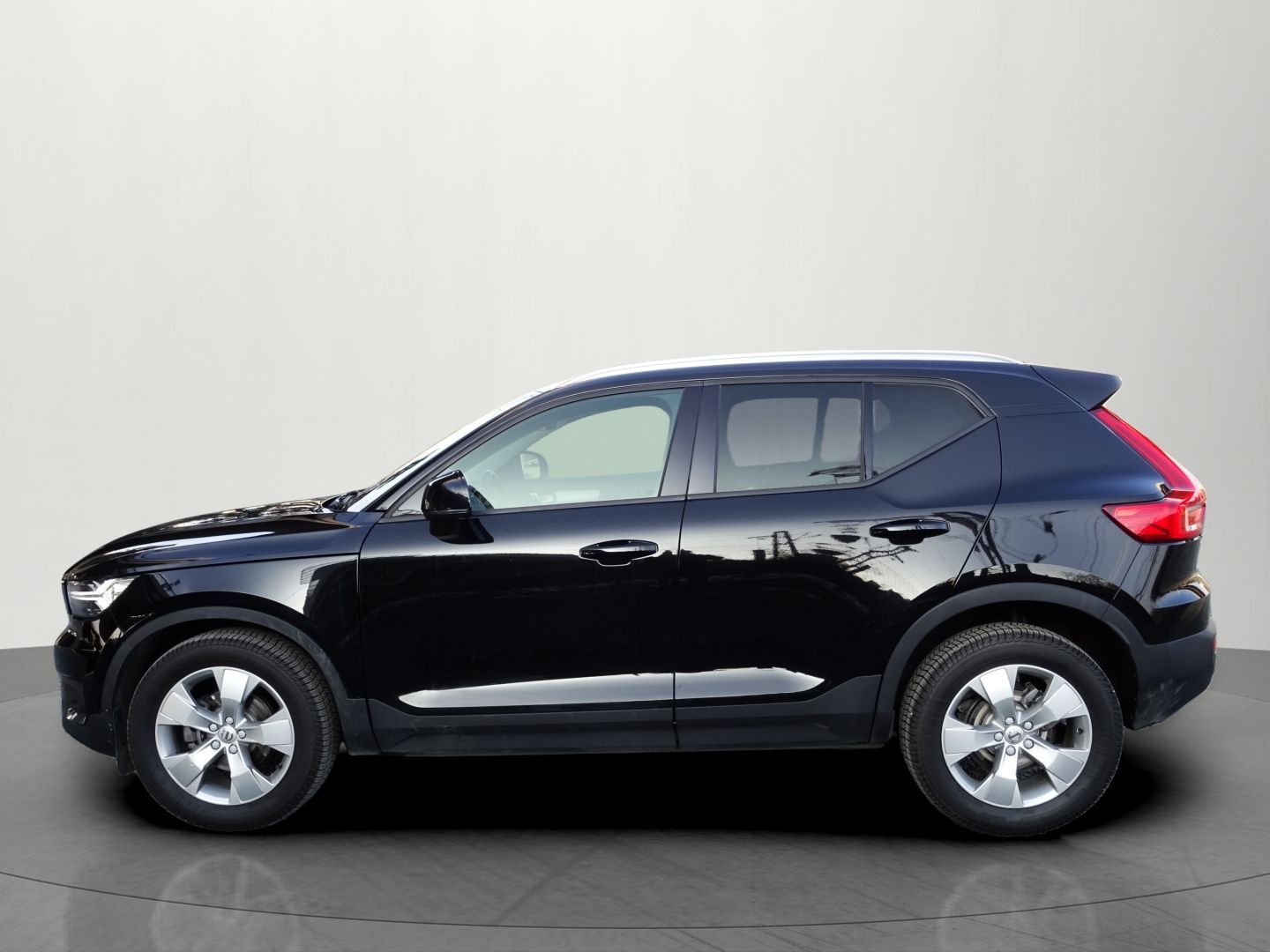 Volvo XC40, D3 A/T Virtual CarPlay Kamera - fotka 2