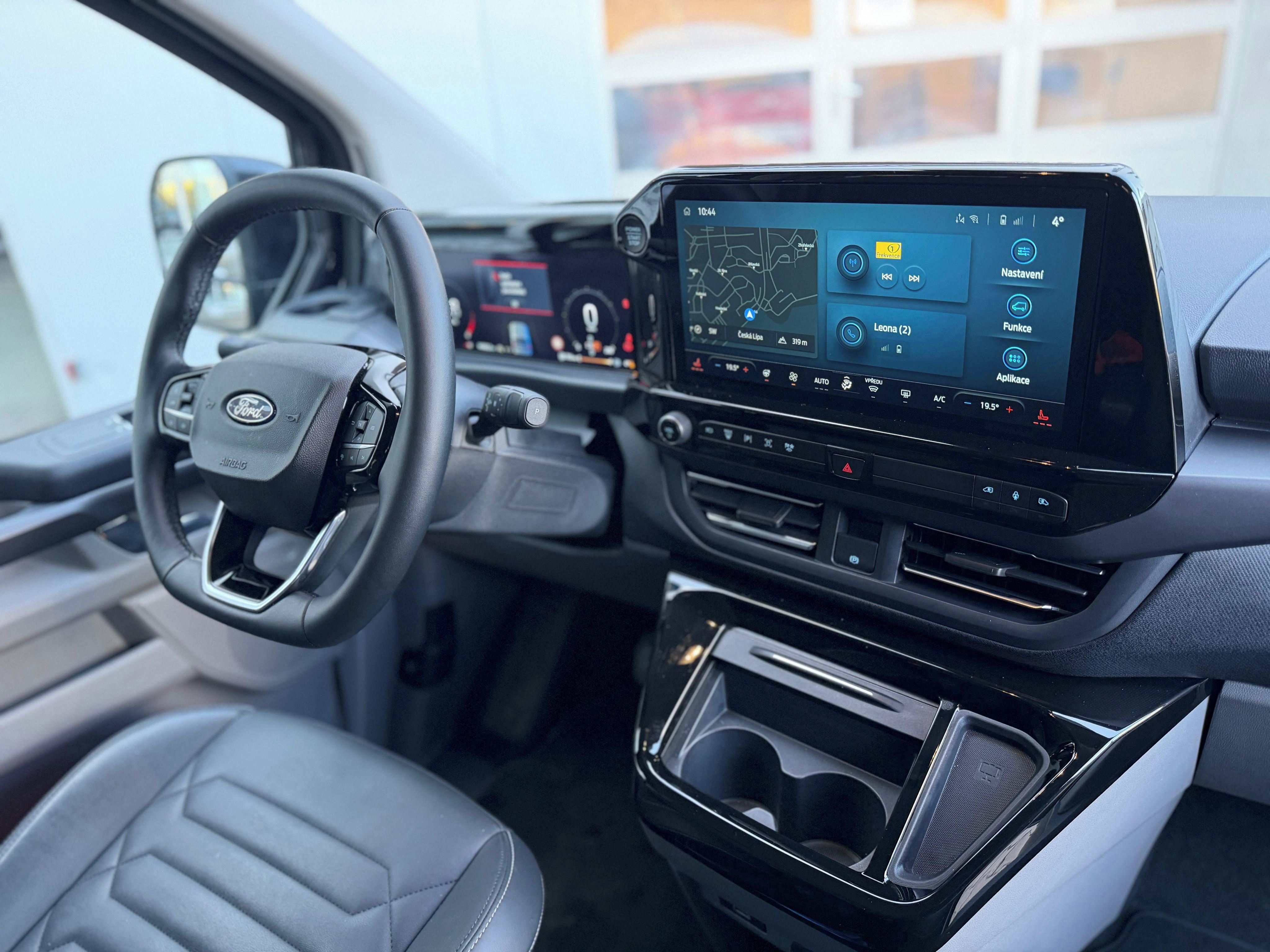 Ford Tourneo Custom, TITANIUM X 2,0  4x4  L2 A/T - fotka 5