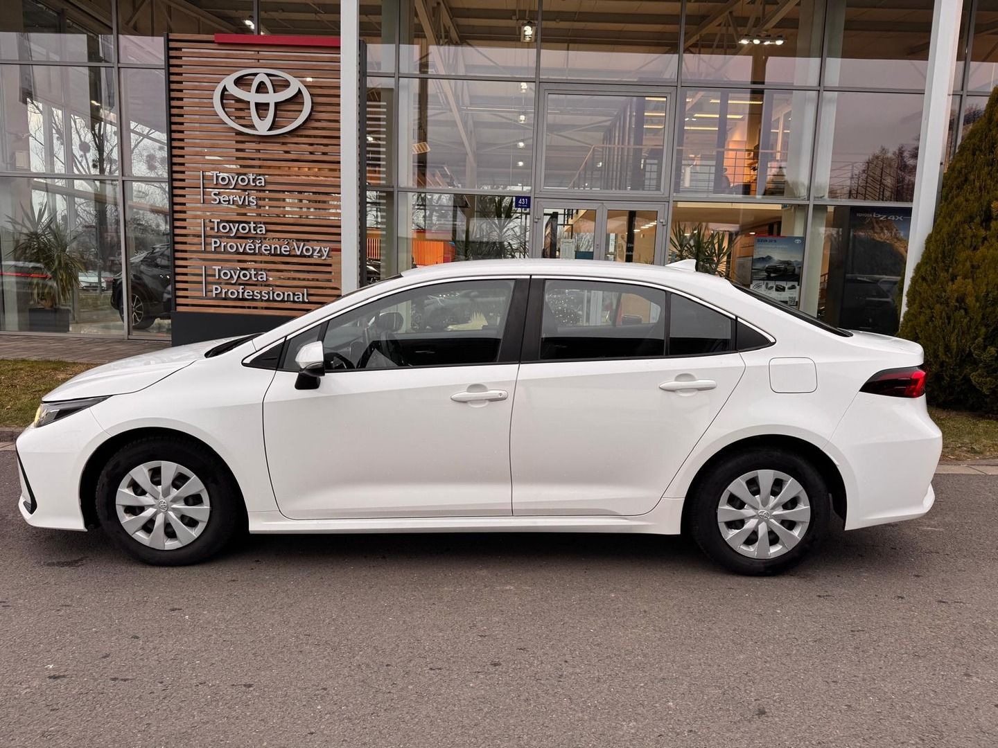 Toyota Corolla, 1.8 Active - fotka 5