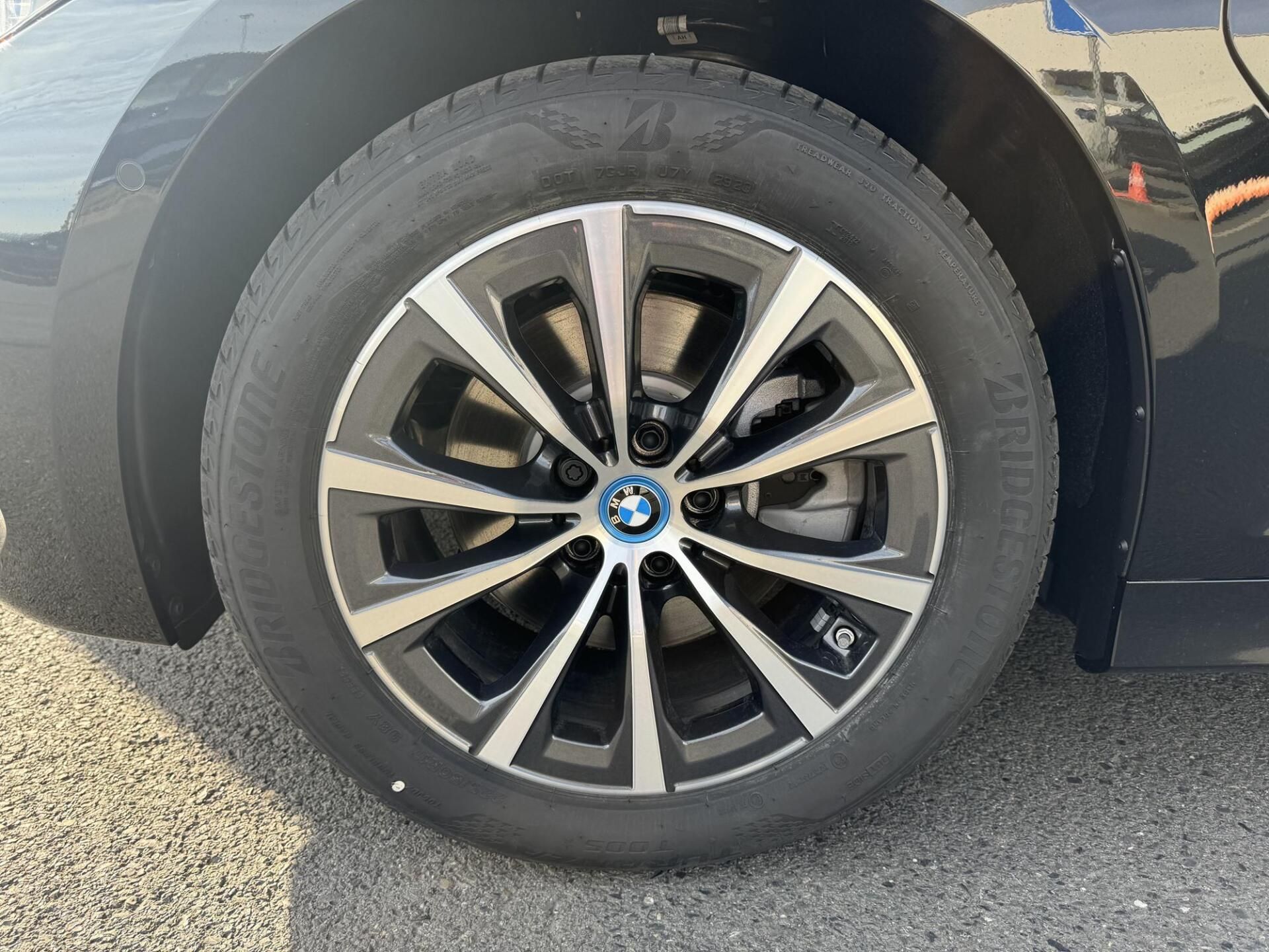 BMW Řada 3, 330e xDrive Sedan - fotka 6