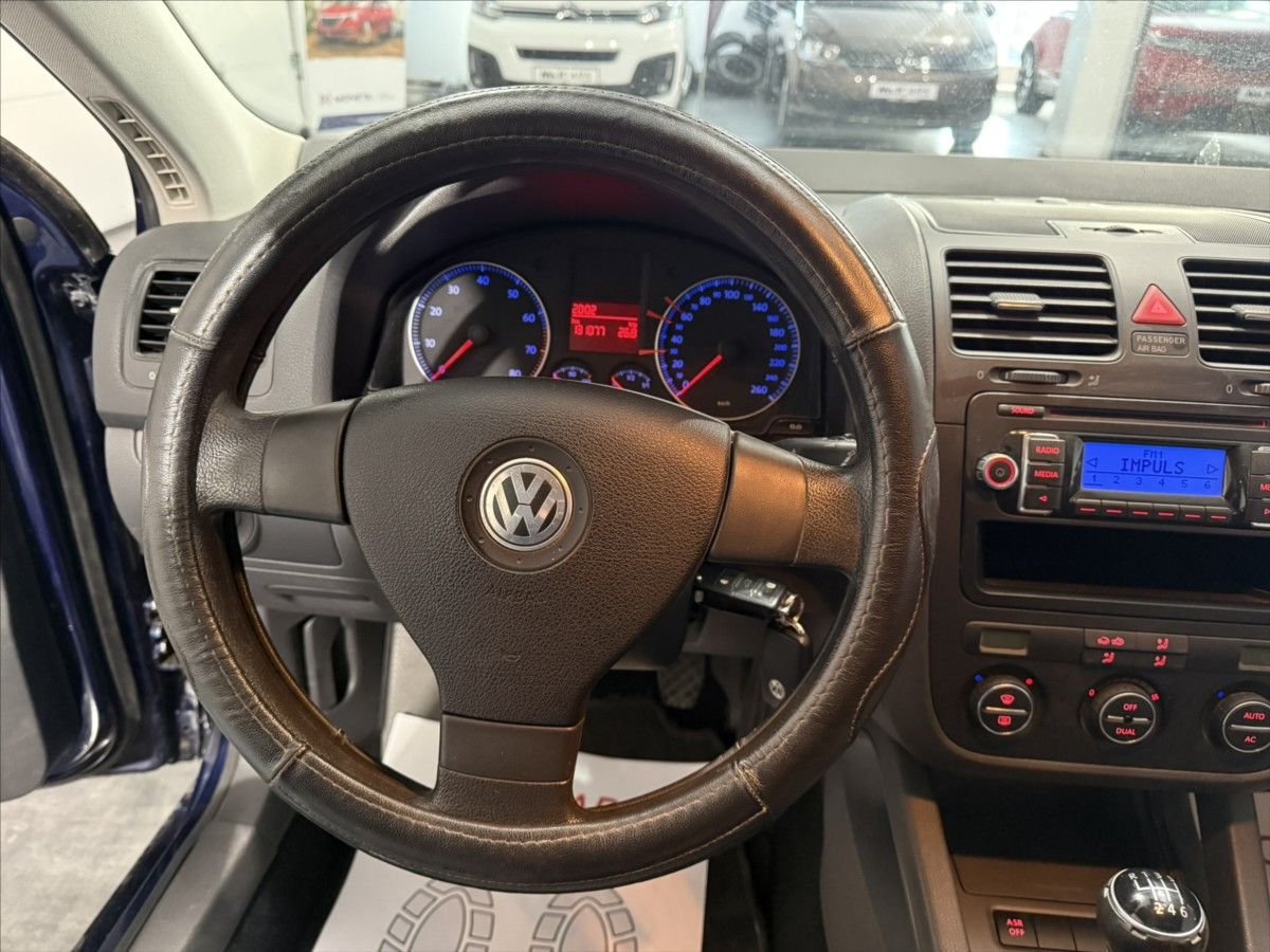 Volkswagen Golf, 1,4   TSI 90KW TREND TAŽNÉ - fotka 6