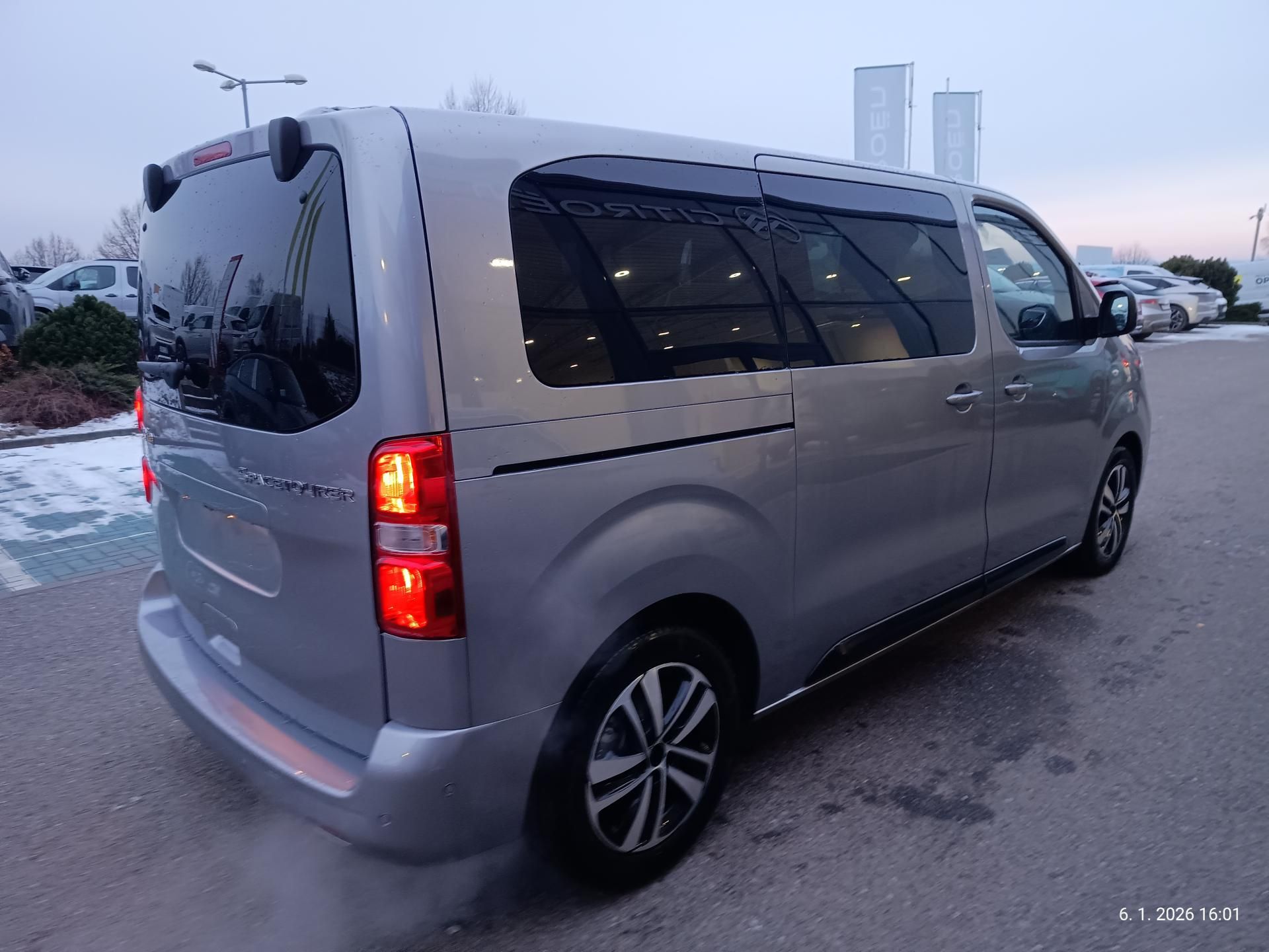 Citroën SpaceTourer, SHINE L2 2.2 BlueHDi 180 EAT8 - fotka 2