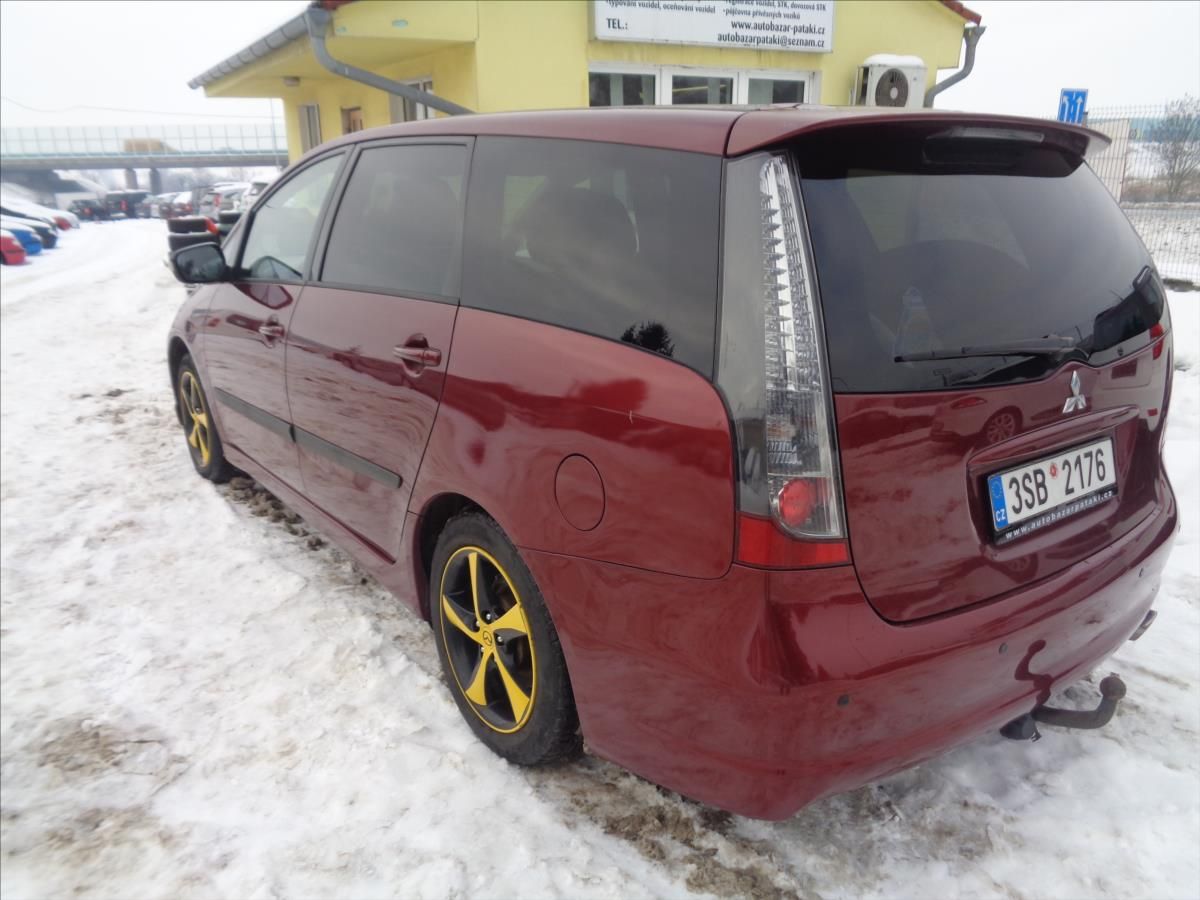 Mitsubishi Grandis, 2,4 - fotka 4