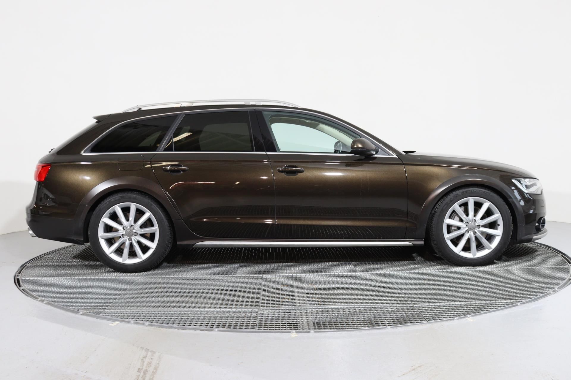 Audi A6 allroad, 3.0 BiTDI tiptronic - fotka 3
