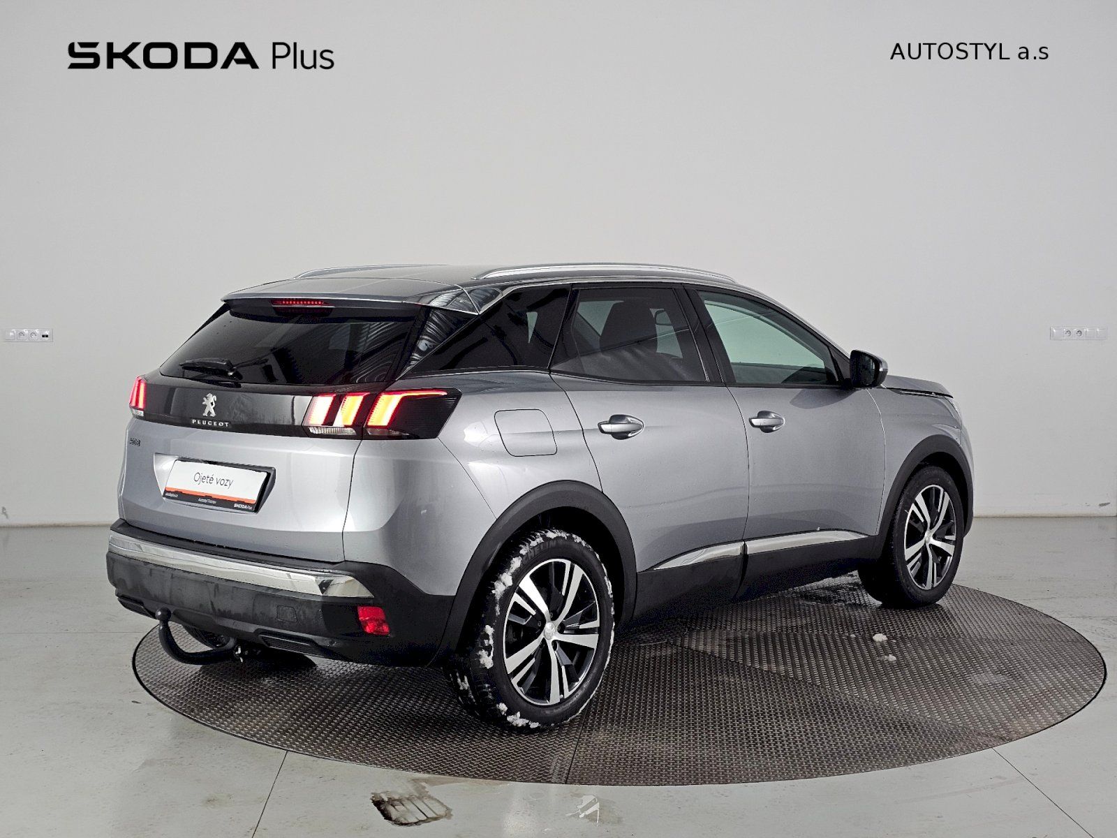 Peugeot 3008, 1.2T 130K 6AT ALLURE LED TAŽNÉ - fotka 2