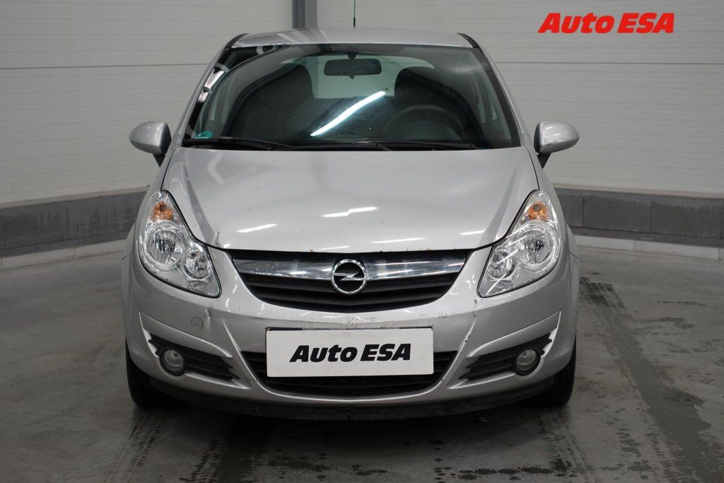 Opel Corsa, 1.0i,AC - fotka 2