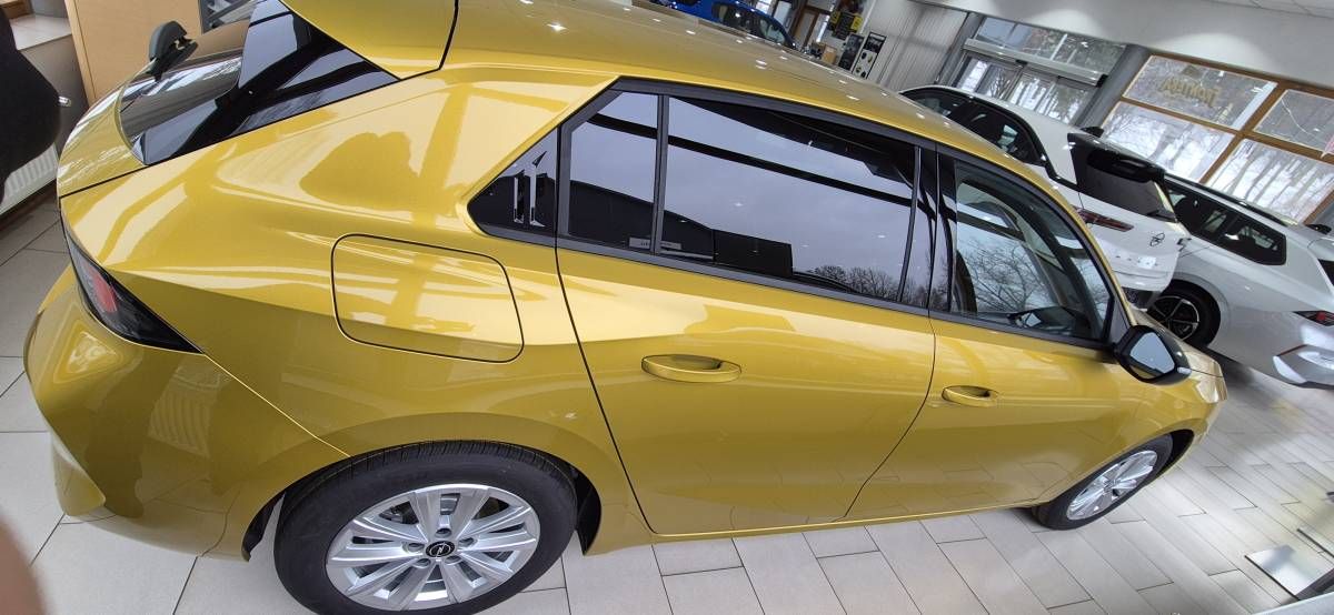 Opel Astra, Edition HB 1.2 TURBO (96kW/130 - fotka 6
