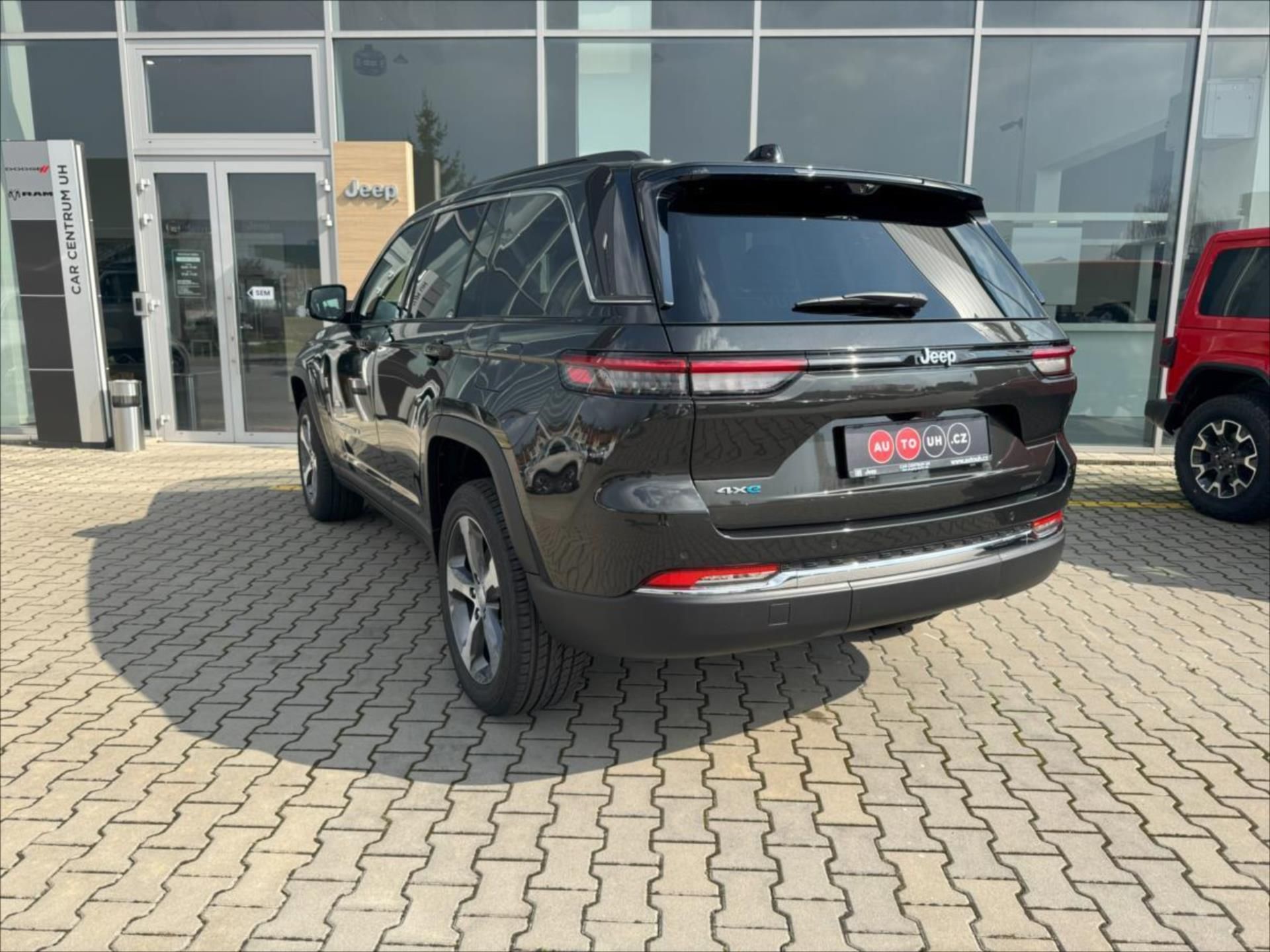 Jeep Grand Cherokee, 2,0 4xe Plug-In 380k 8AT  Limi - fotka 4