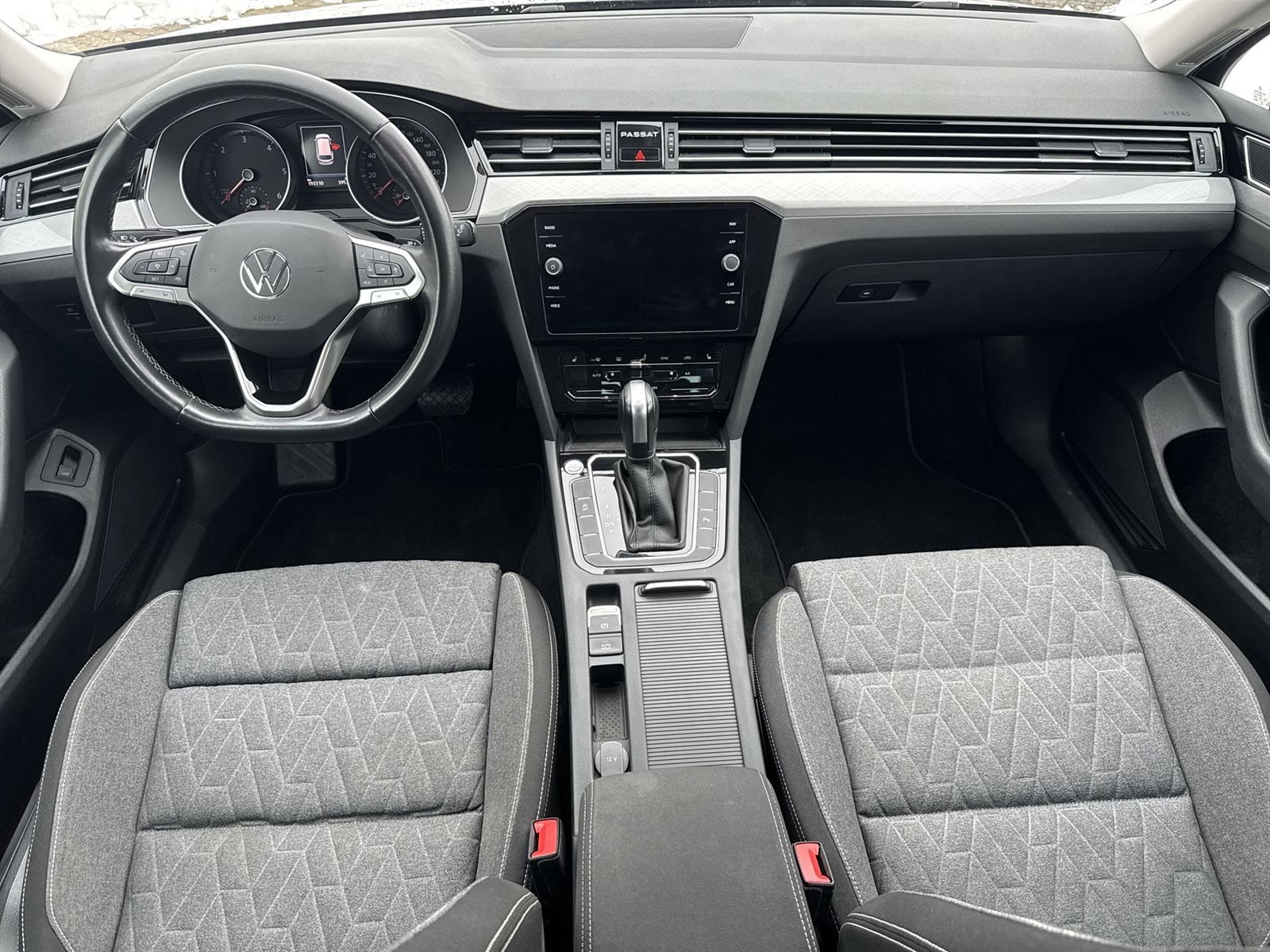 Volkswagen Passat, Variant 2.0 TDI DSG Business - fotka 5