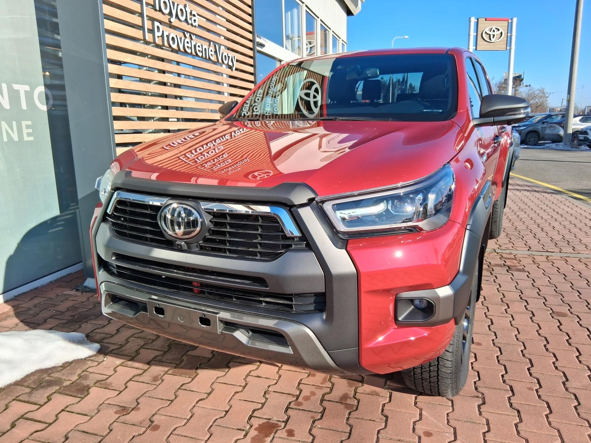 Toyota Hilux, 2,8D-4D 205K INVINCIBLE - fotka 3