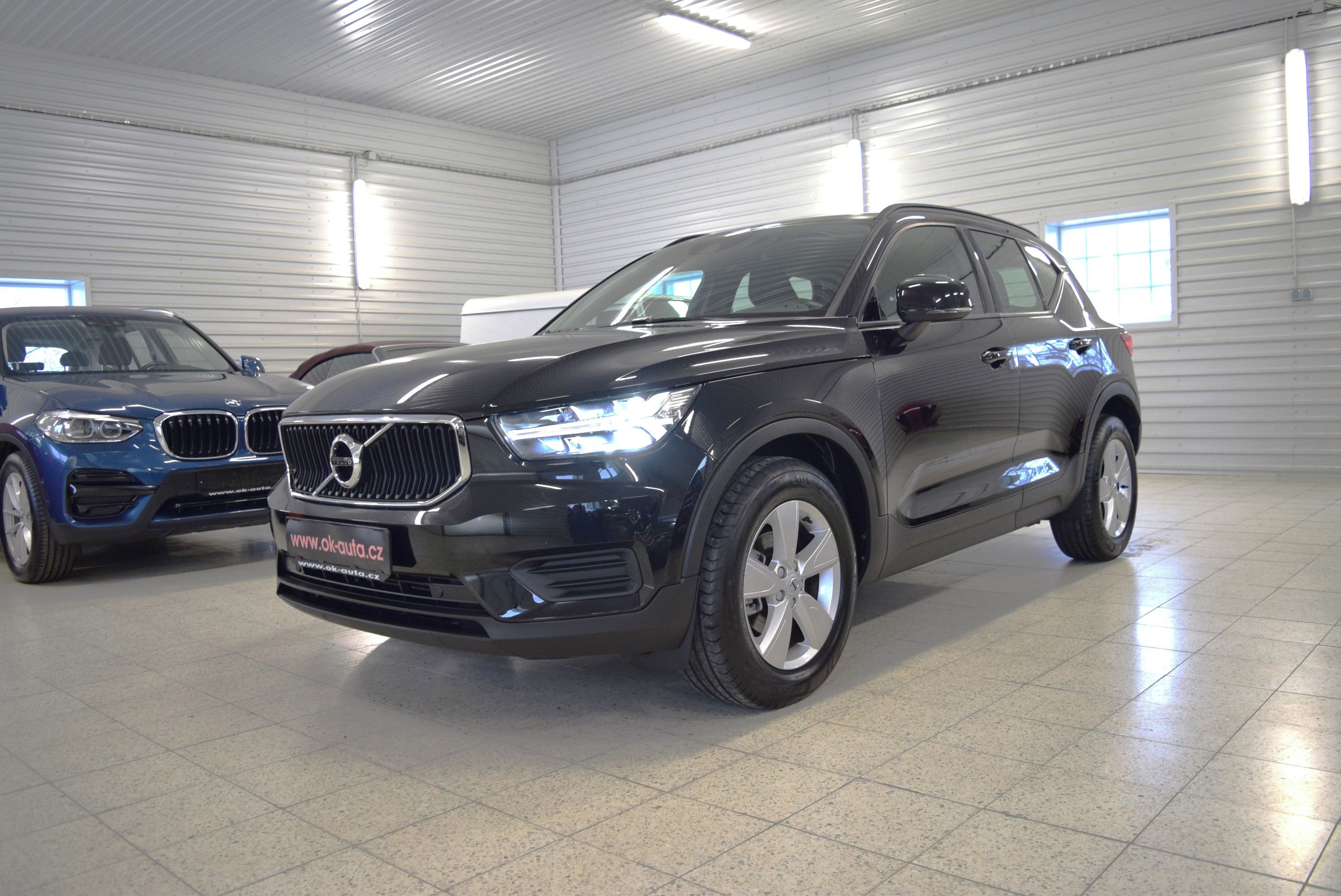 Volvo XC40, T2 MOMENTUM AUTOMAT-DPH