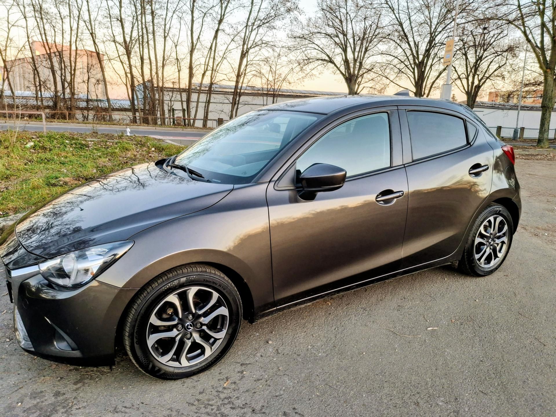 Mazda 2, 1.5 benzin 66 kw - fotka 4