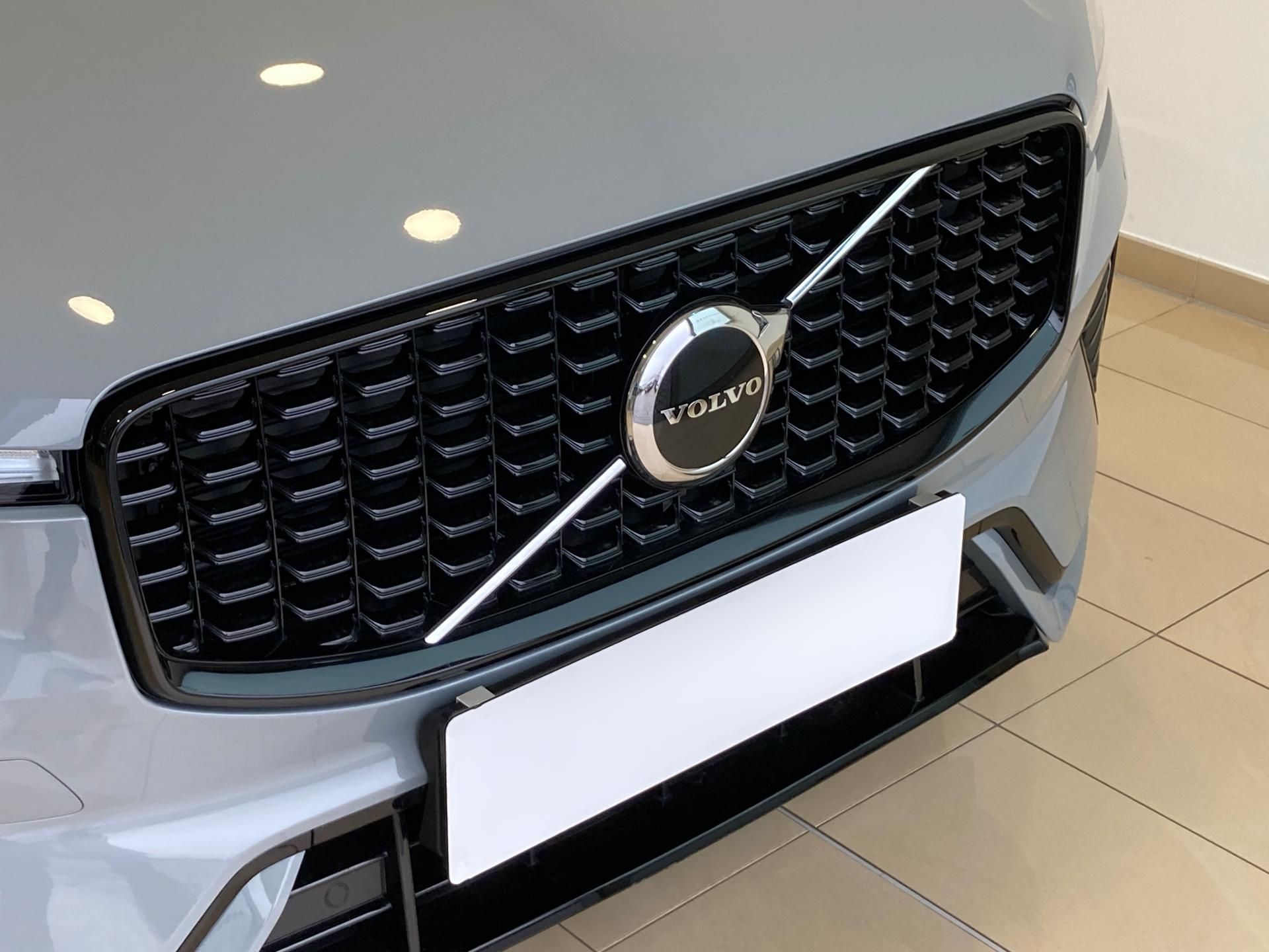 Volvo XC60, T6 eAWD Recharge Ultra Dark - fotka 3