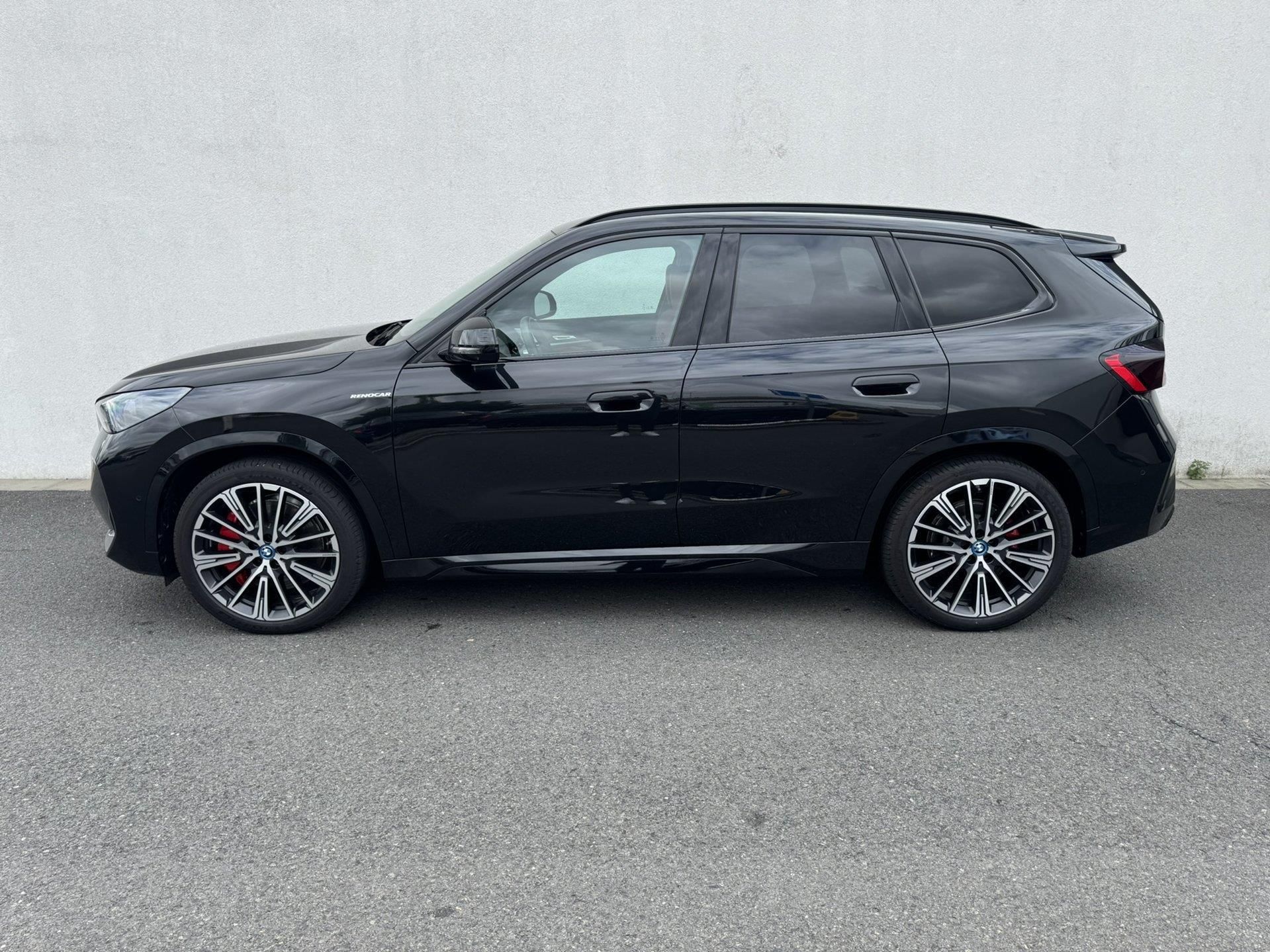 BMW iX1, iX1 xDrive30 - fotka 4