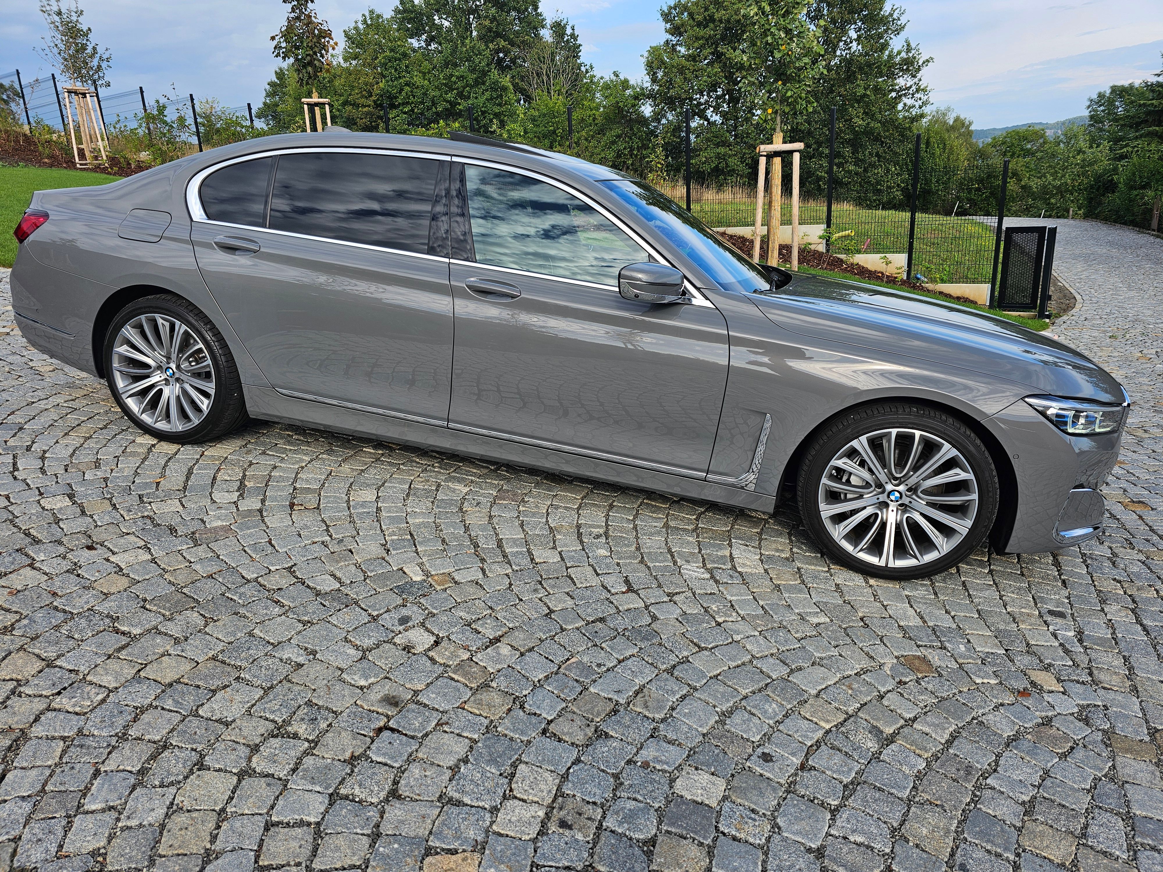 BMW Řada 7, TOP TOP TOP výbava PC 4,1mil - fotka 4