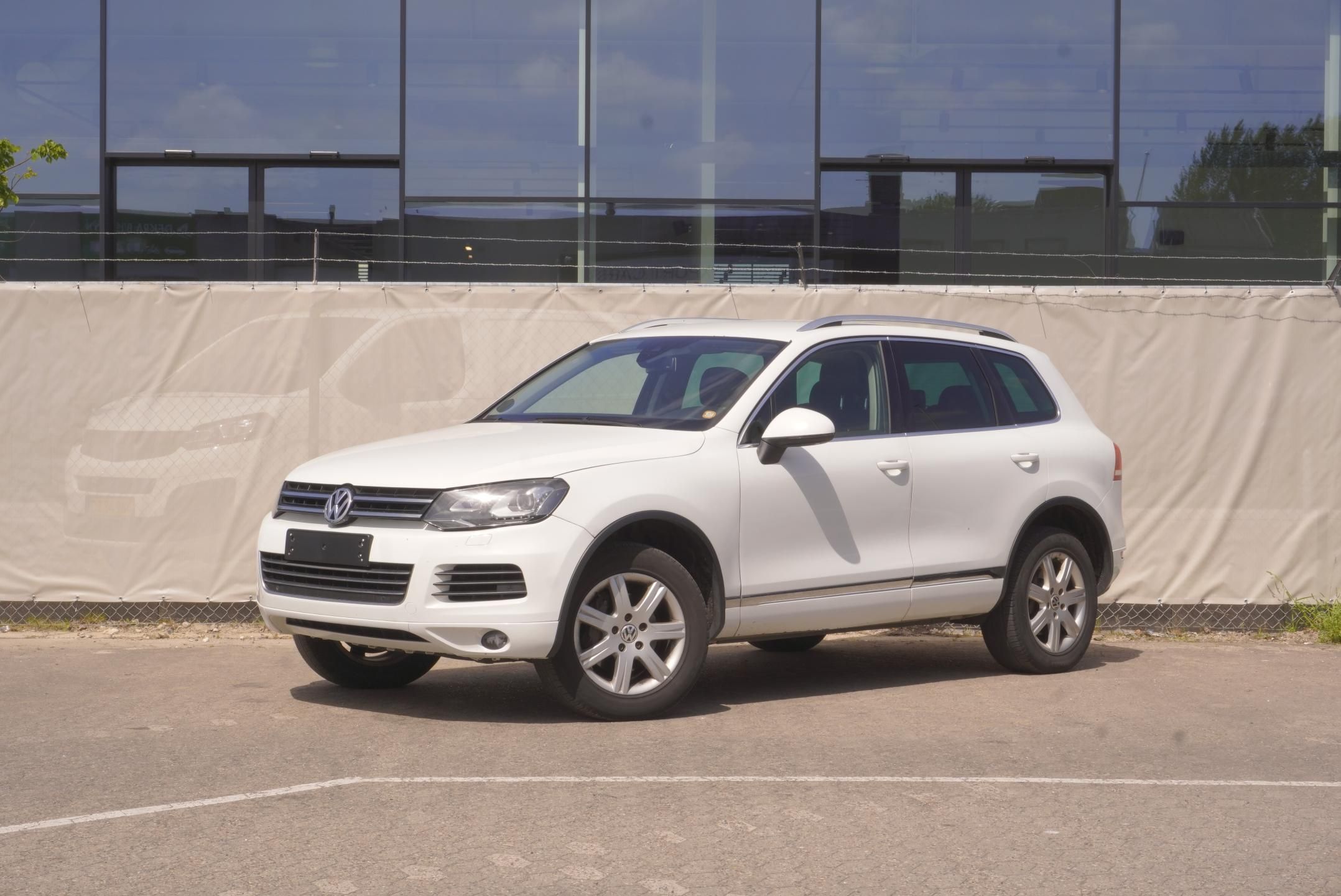 Volkswagen Touareg, 3,6 V6 FSI  4x4 KŮŽE - fotka 2