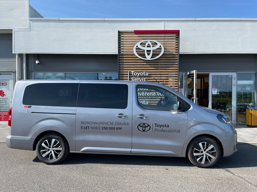 Toyota Proace Verso, 2.0L 8AT Family 8 - fotka 4