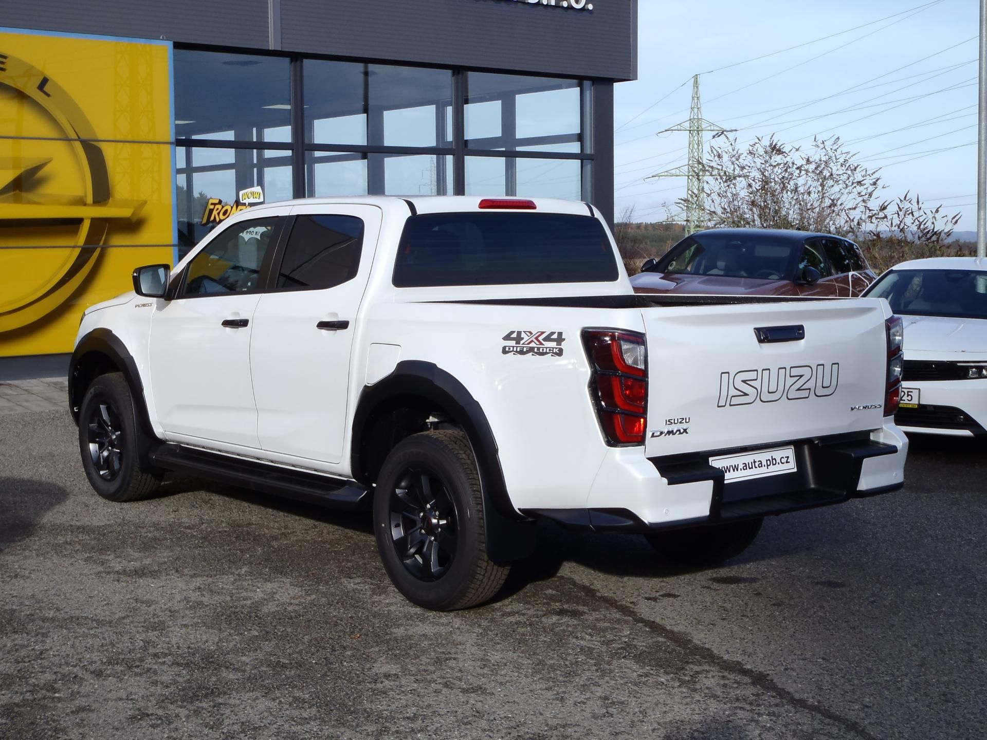 Isuzu D-Max, Double Cab V-CROSS 4x4 - fotka 6