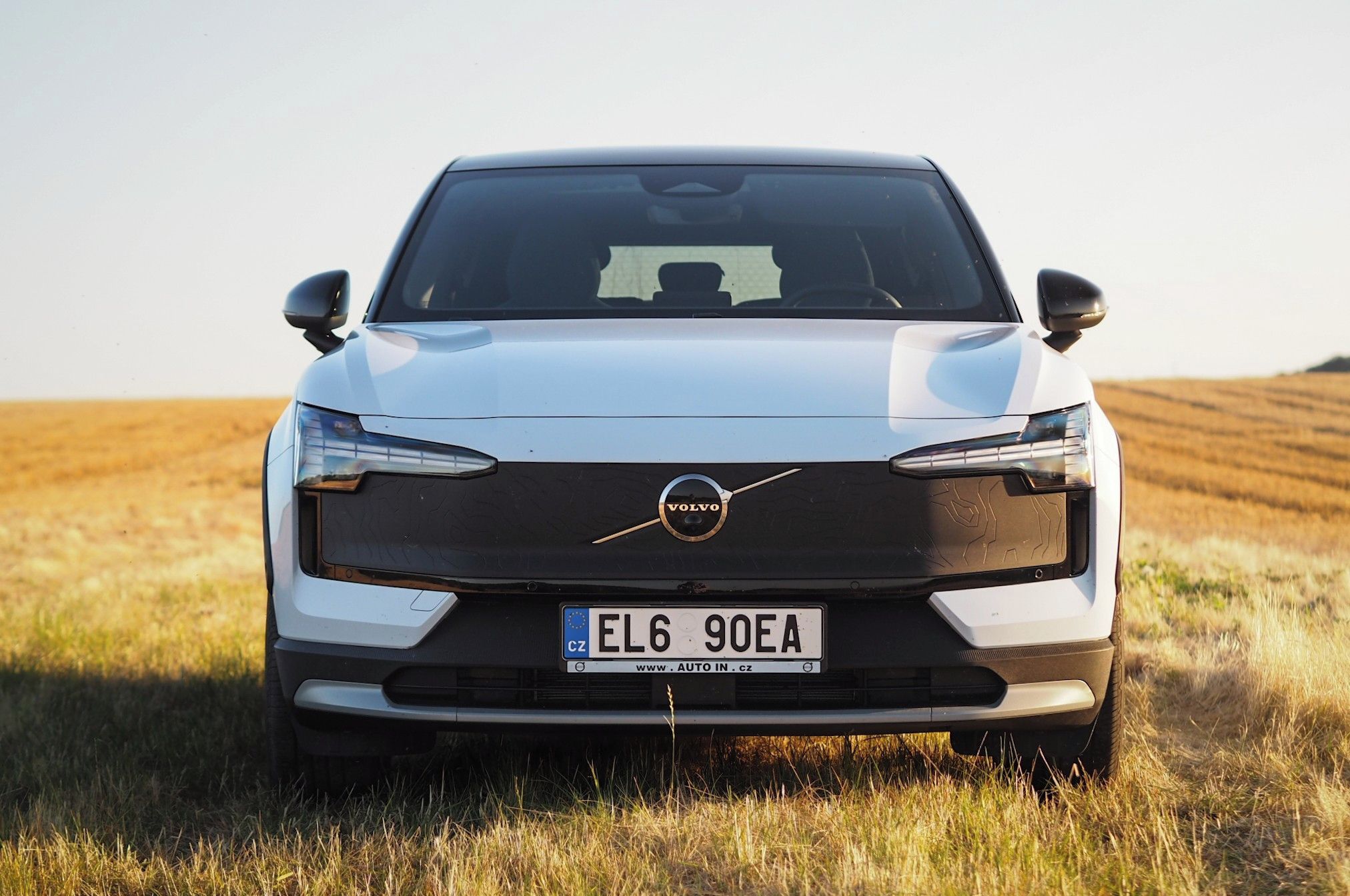 Volvo EX30, CC ULTRA 315kW AWD 360°kamera - fotka 2