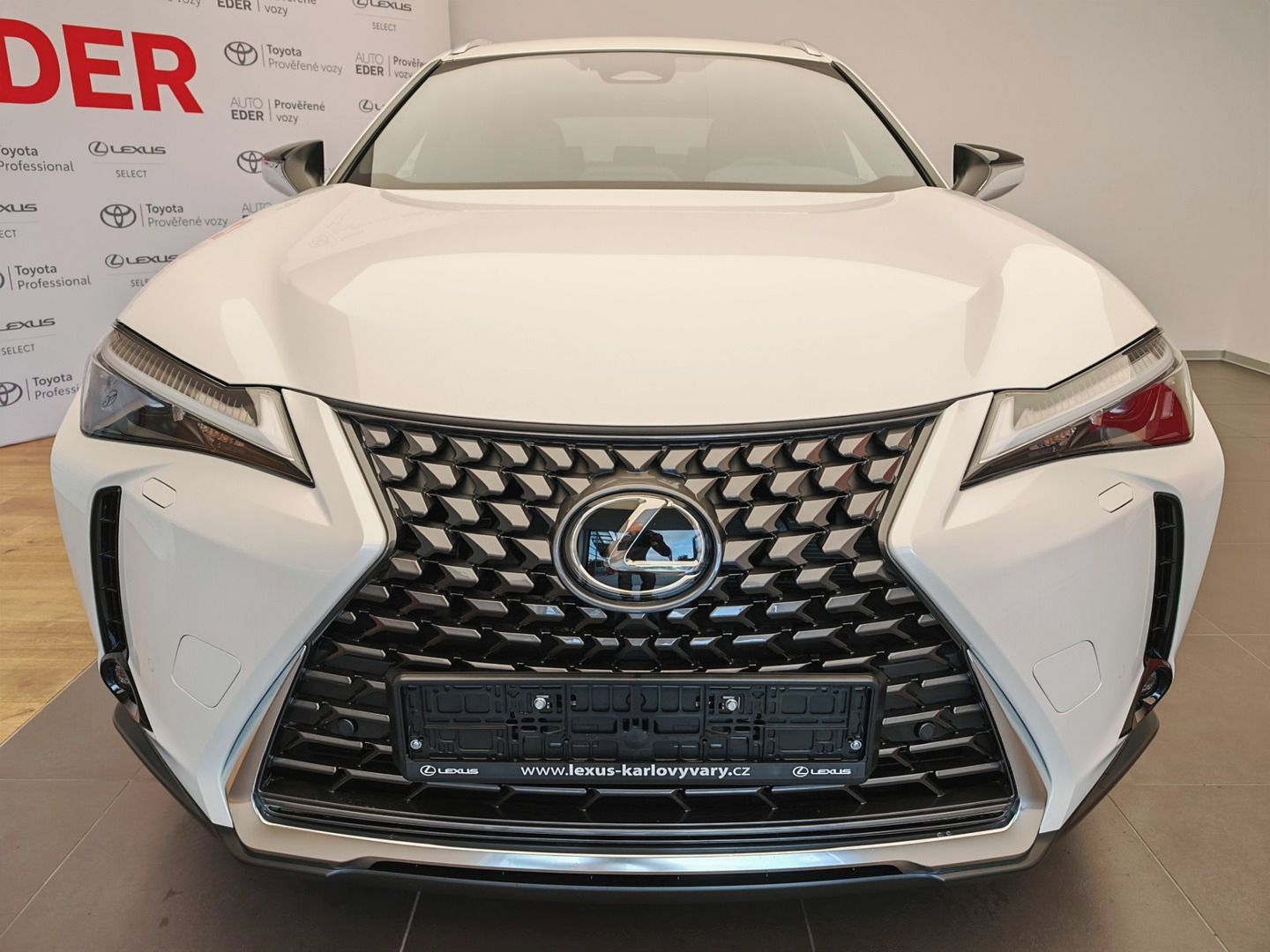 Lexus UX 300h, Business TECH - fotka 2