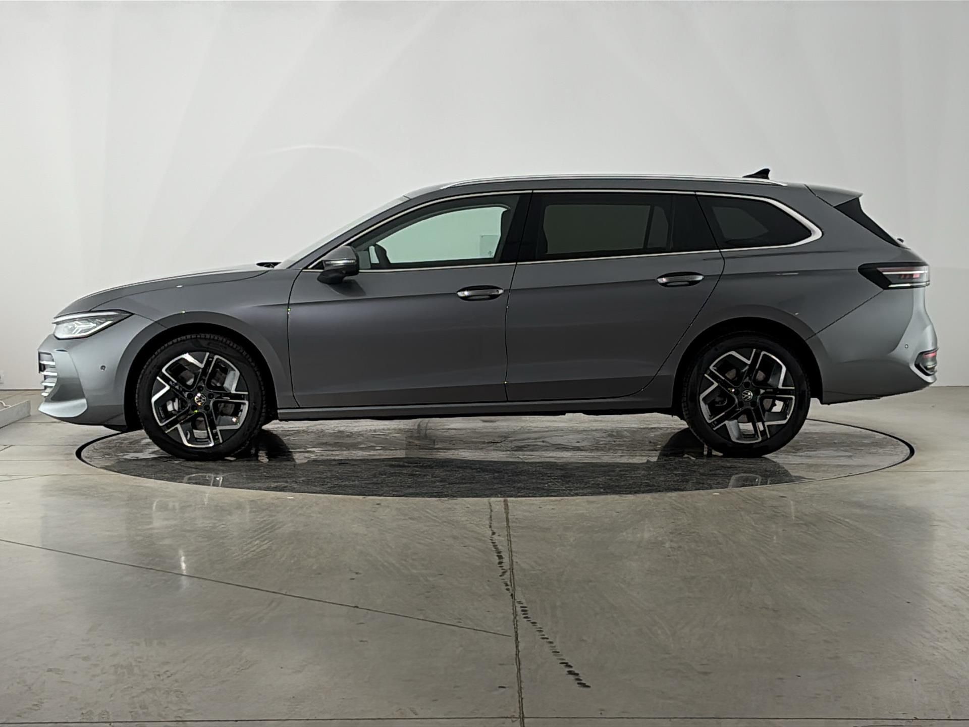 Volkswagen Passat, 2.0 TDI / 110 kW - fotka 2
