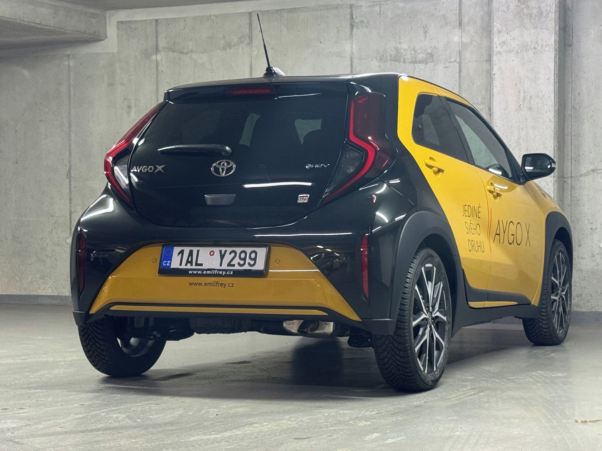 Toyota Aygo, Executive  1.5 Hybrid 116k - fotka 5